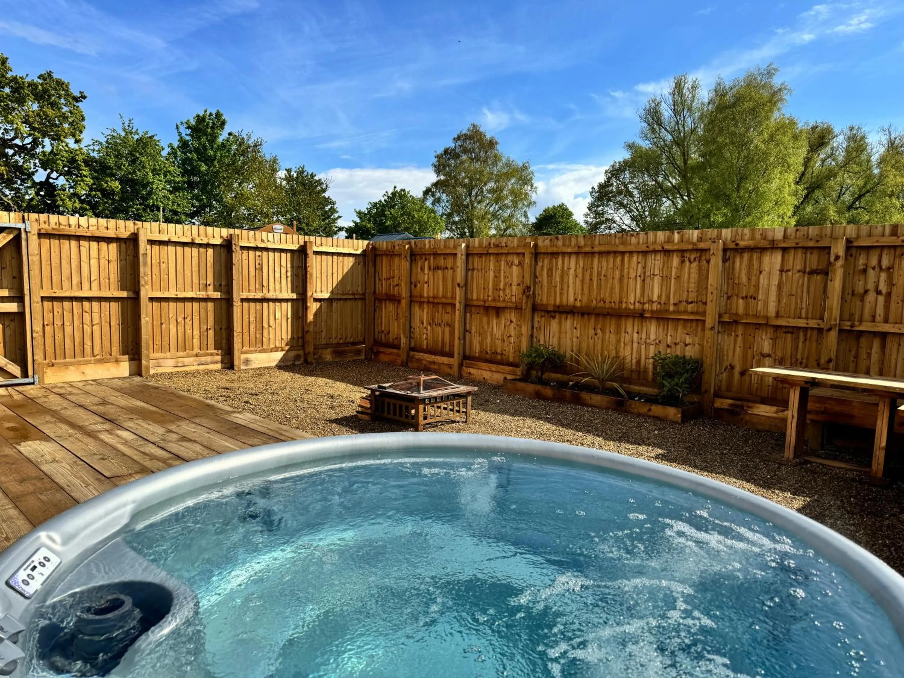 Day in Woodlakes Park By Liv Retreats