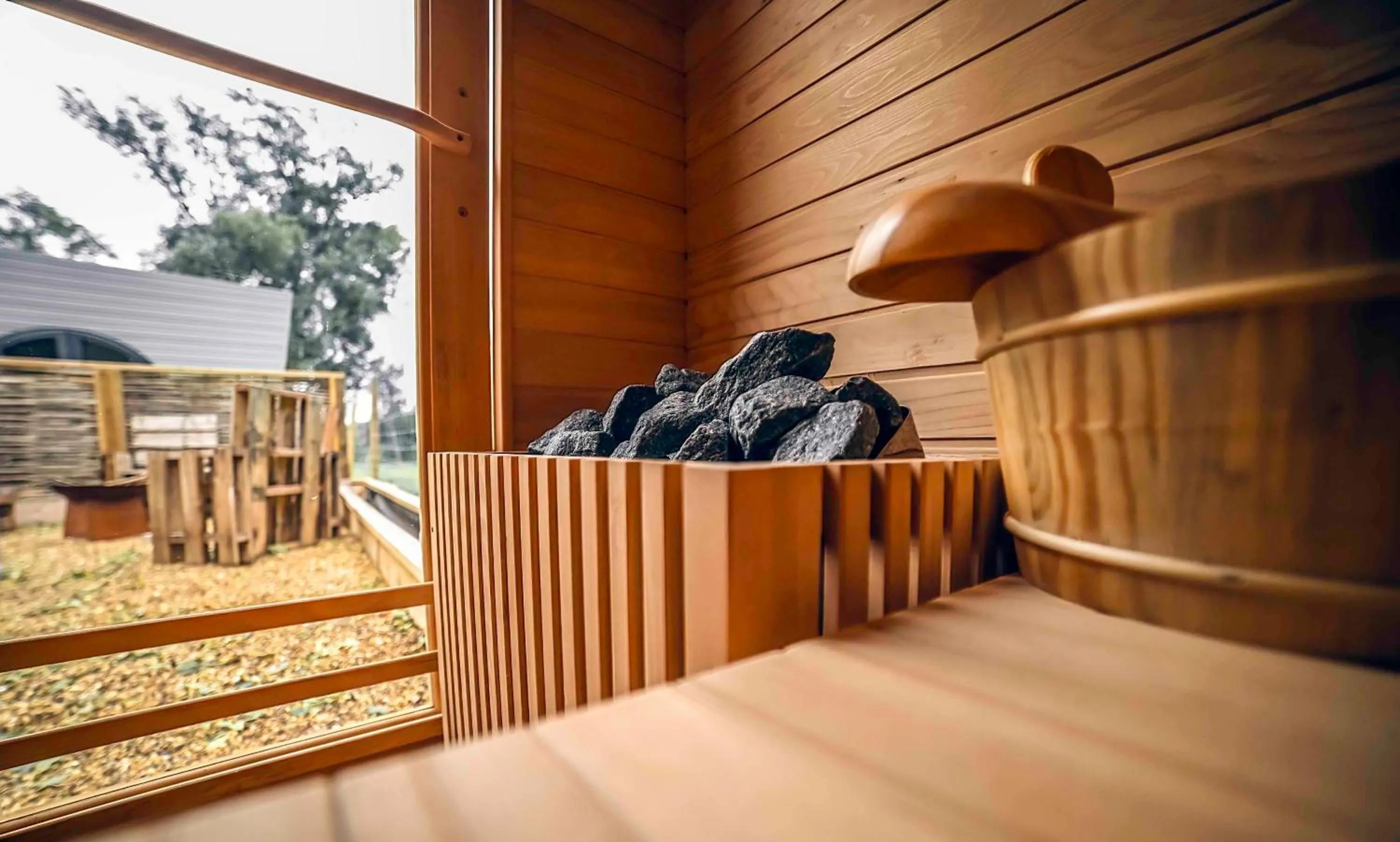 Sauna in Woodlakes Park By Liv Retreats