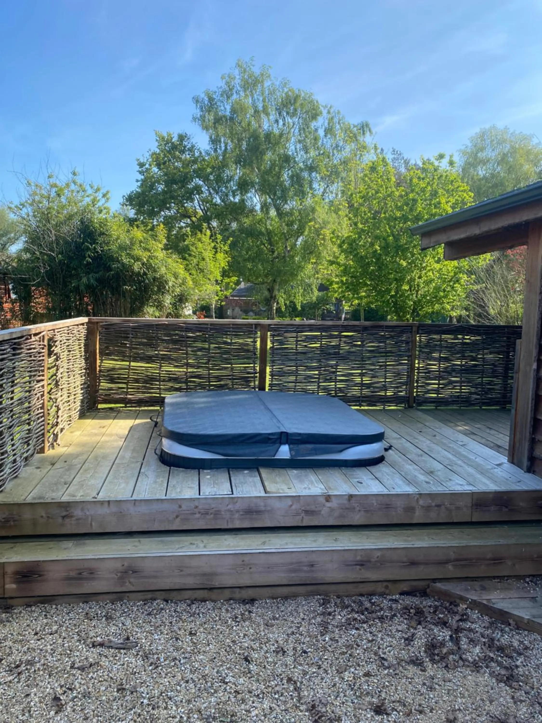 Hot Tub in Woodlakes Park By Liv Retreats