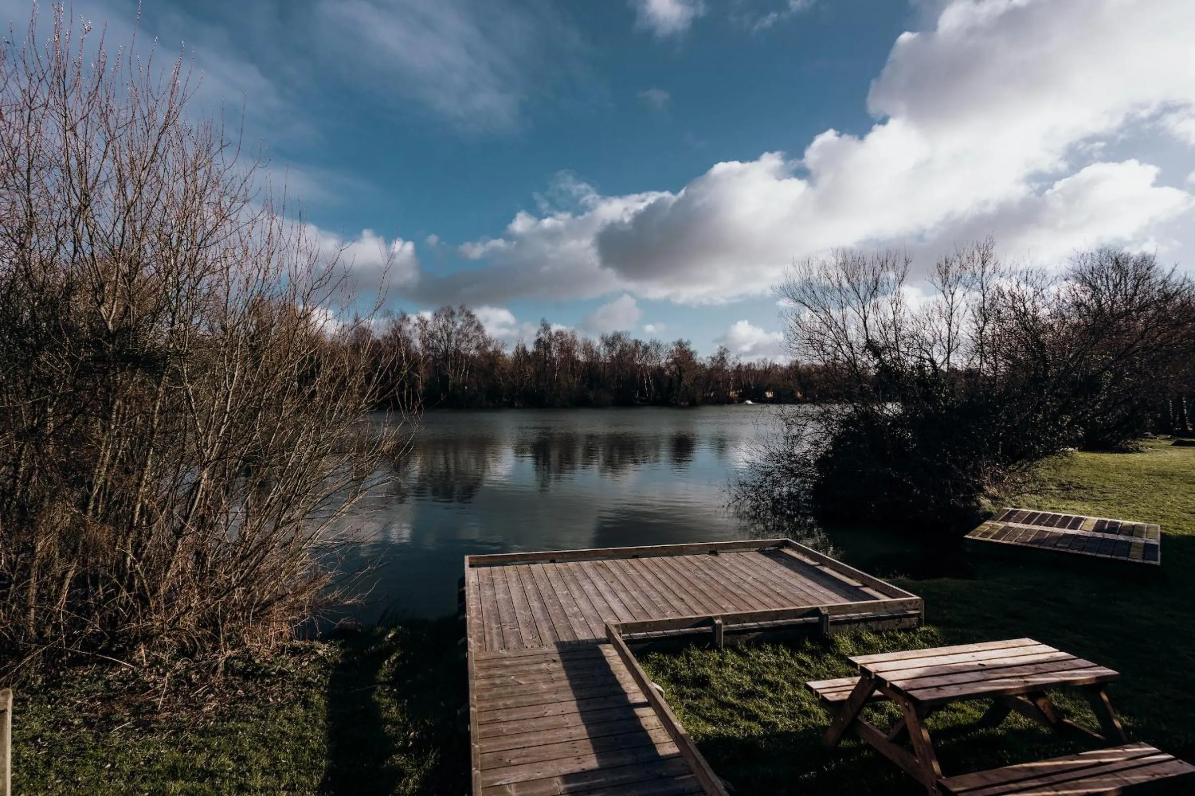 Lake view in Woodlakes Park By Liv Retreats