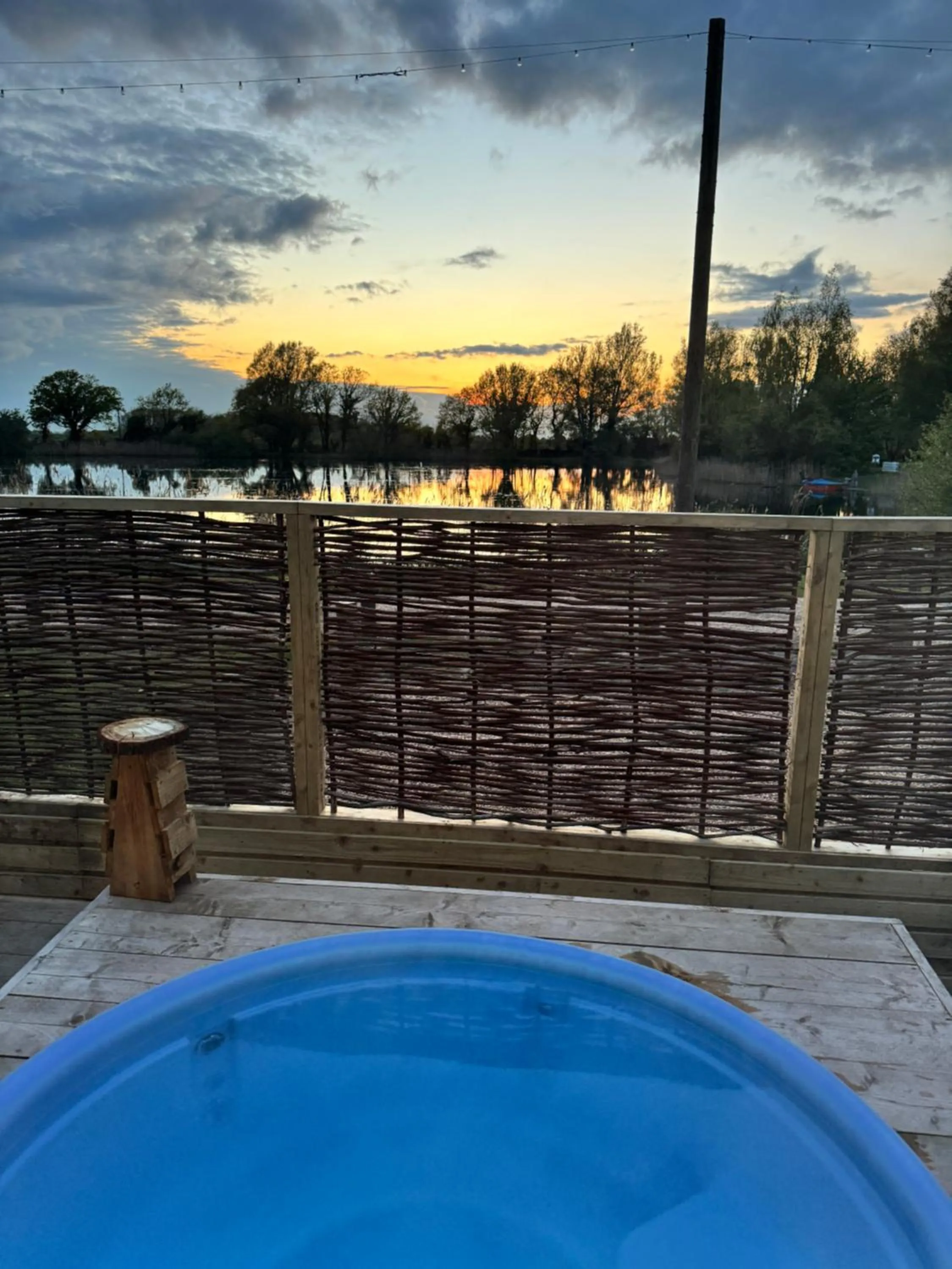Hot Tub in Woodlakes Park By Liv Retreats