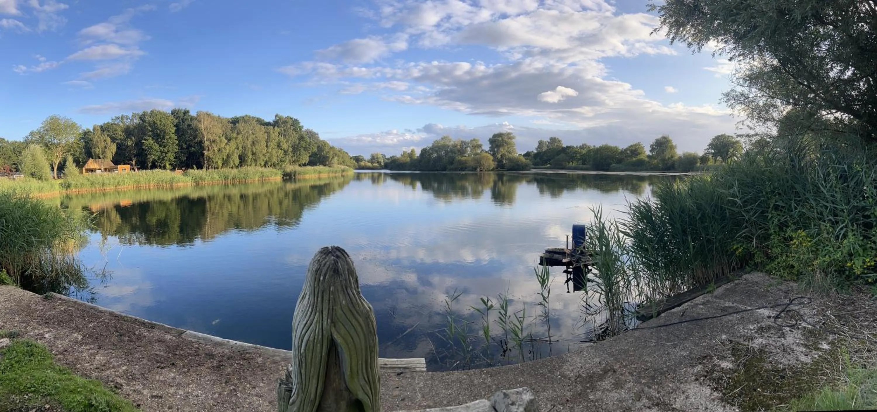 Lake view in Woodlakes Park By Liv Retreats