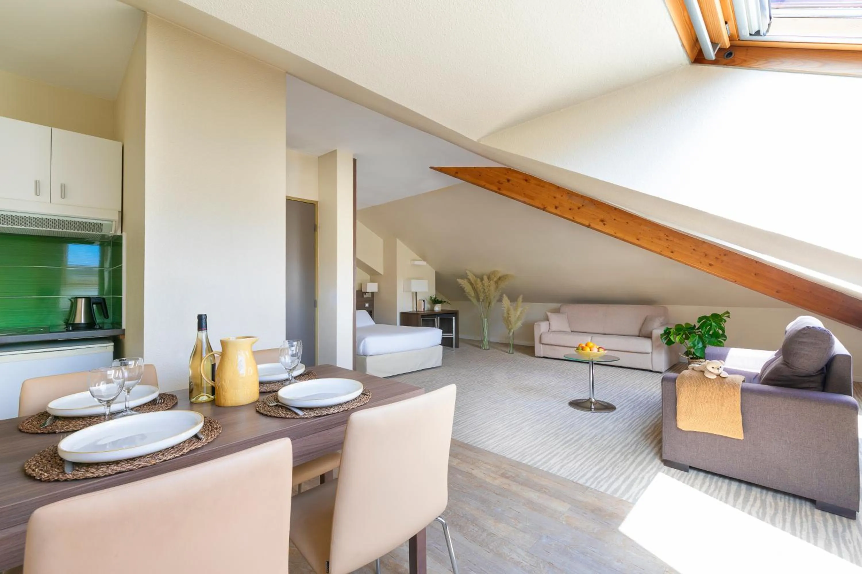 Kitchen or kitchenette in Kyriad Chambéry Centre - Hôtel et Résidence