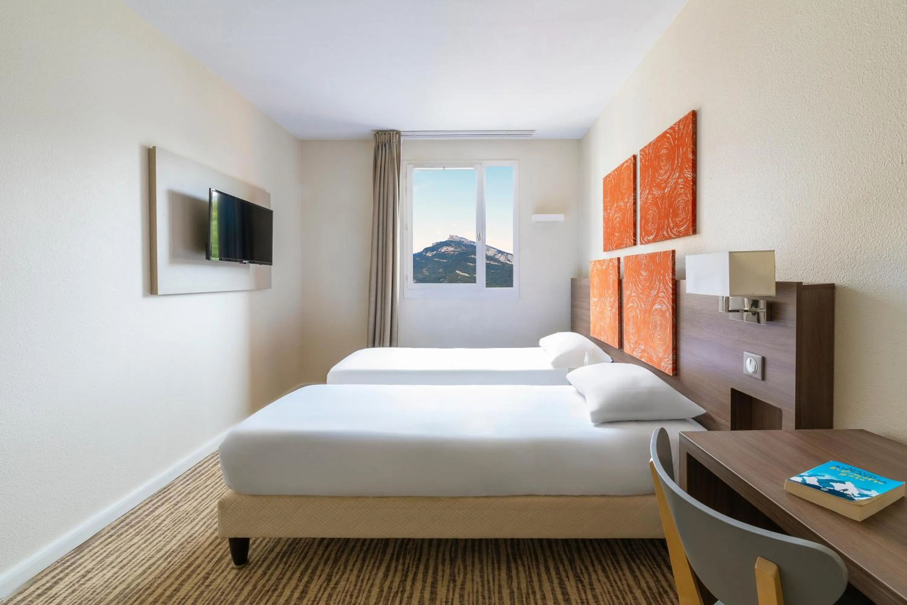 Bed in Kyriad Chambéry Centre - Hôtel et Résidence