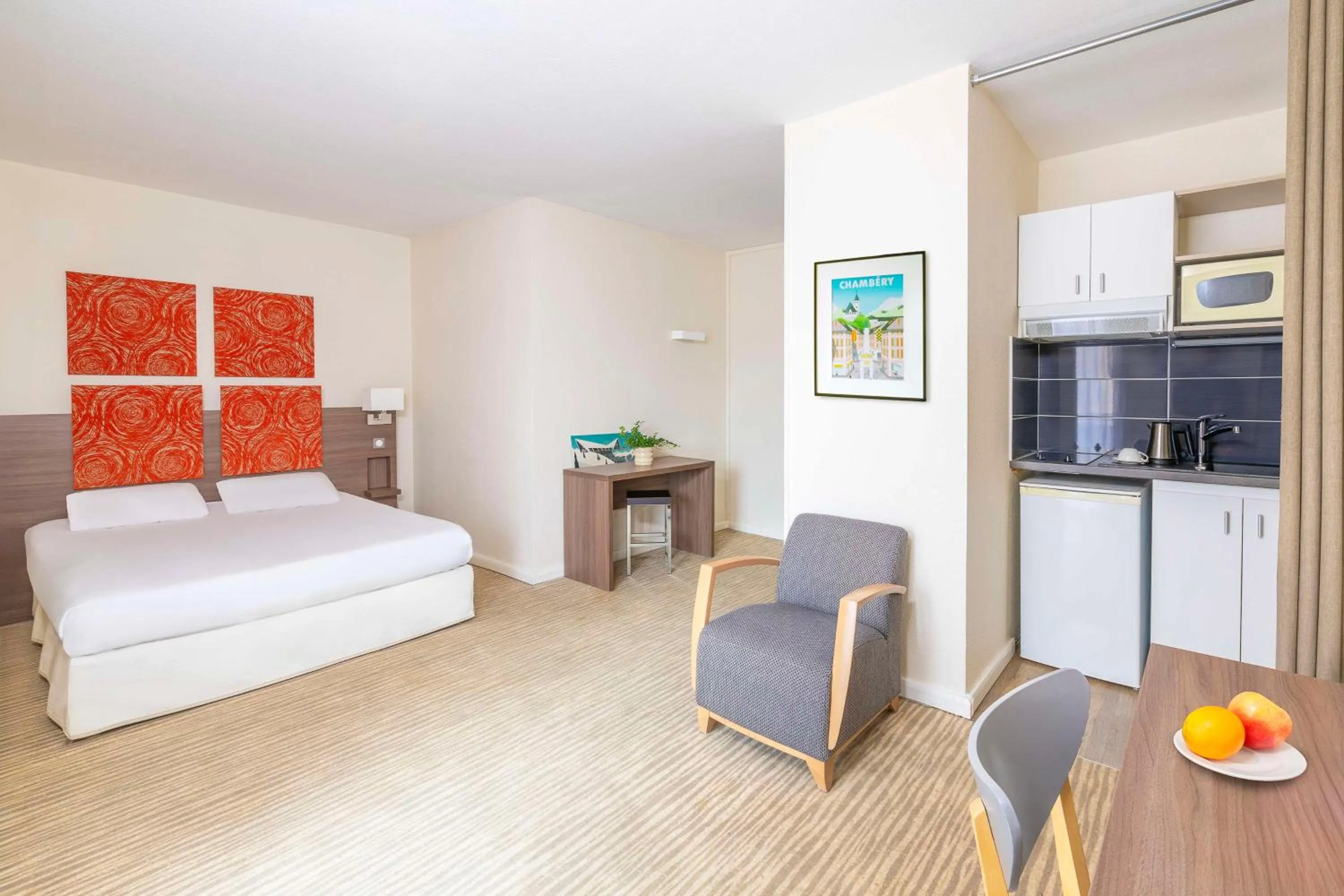 Bedroom, Bed in Kyriad Chambéry Centre - Hôtel et Résidence