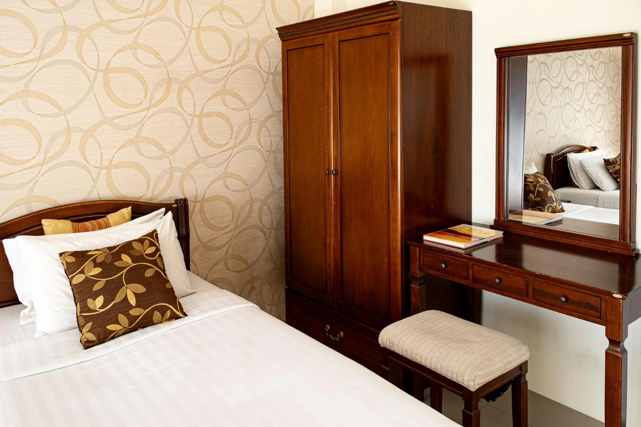 Bed in Alisa Krabi Hotel-SHA Plus