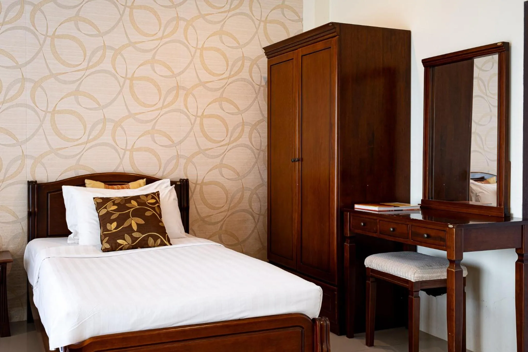 Bed in Alisa Krabi Hotel-SHA Plus