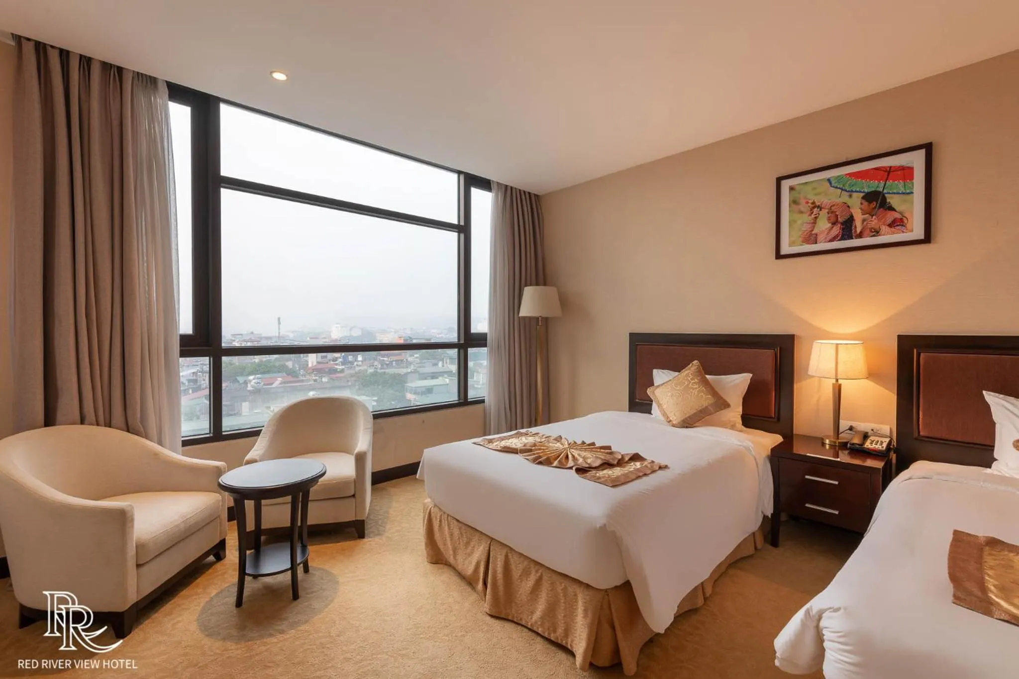 Photo of the whole room, Bed in Red River View Hotel