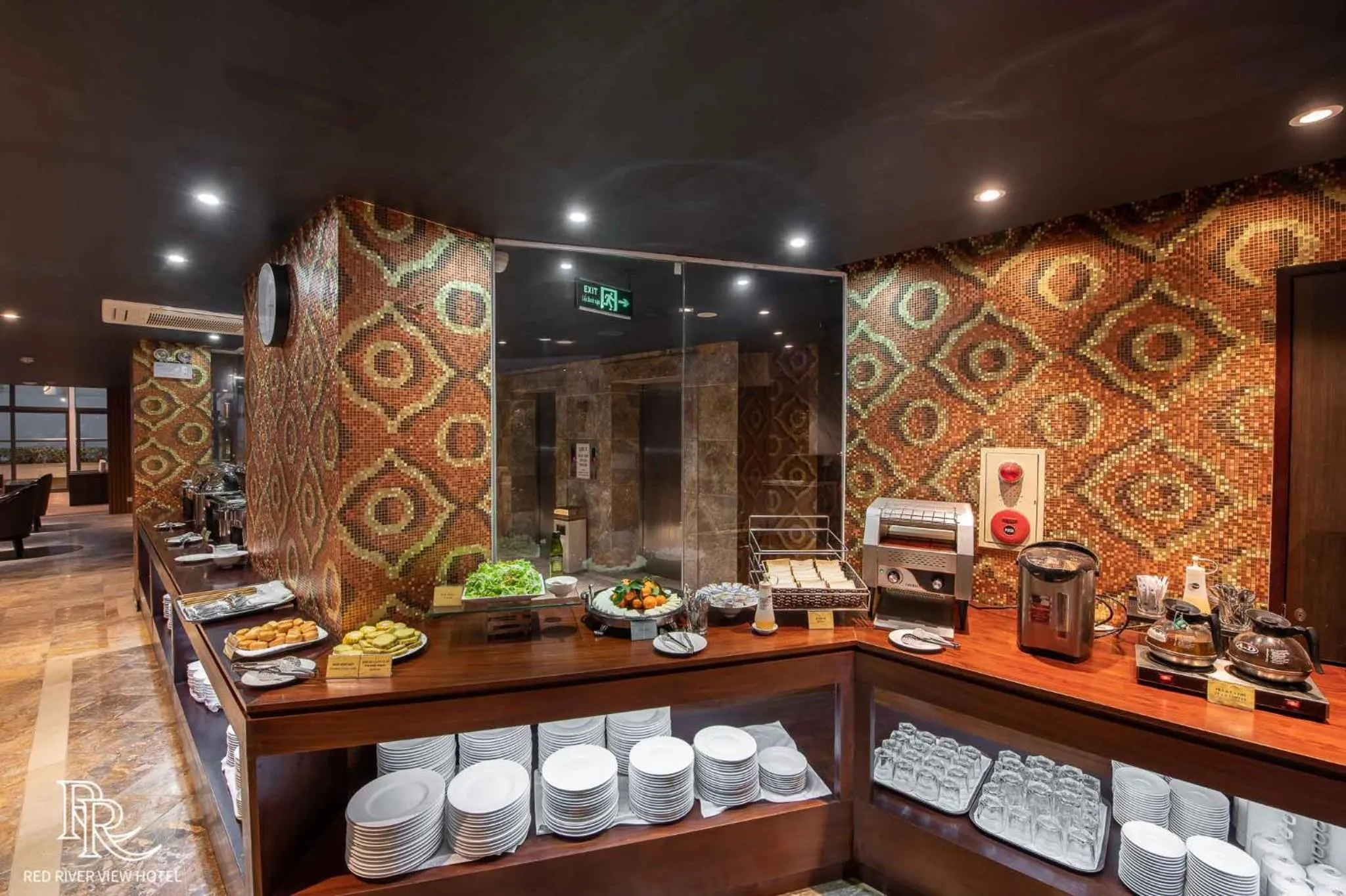 Restaurant/places to eat in Red River View Hotel