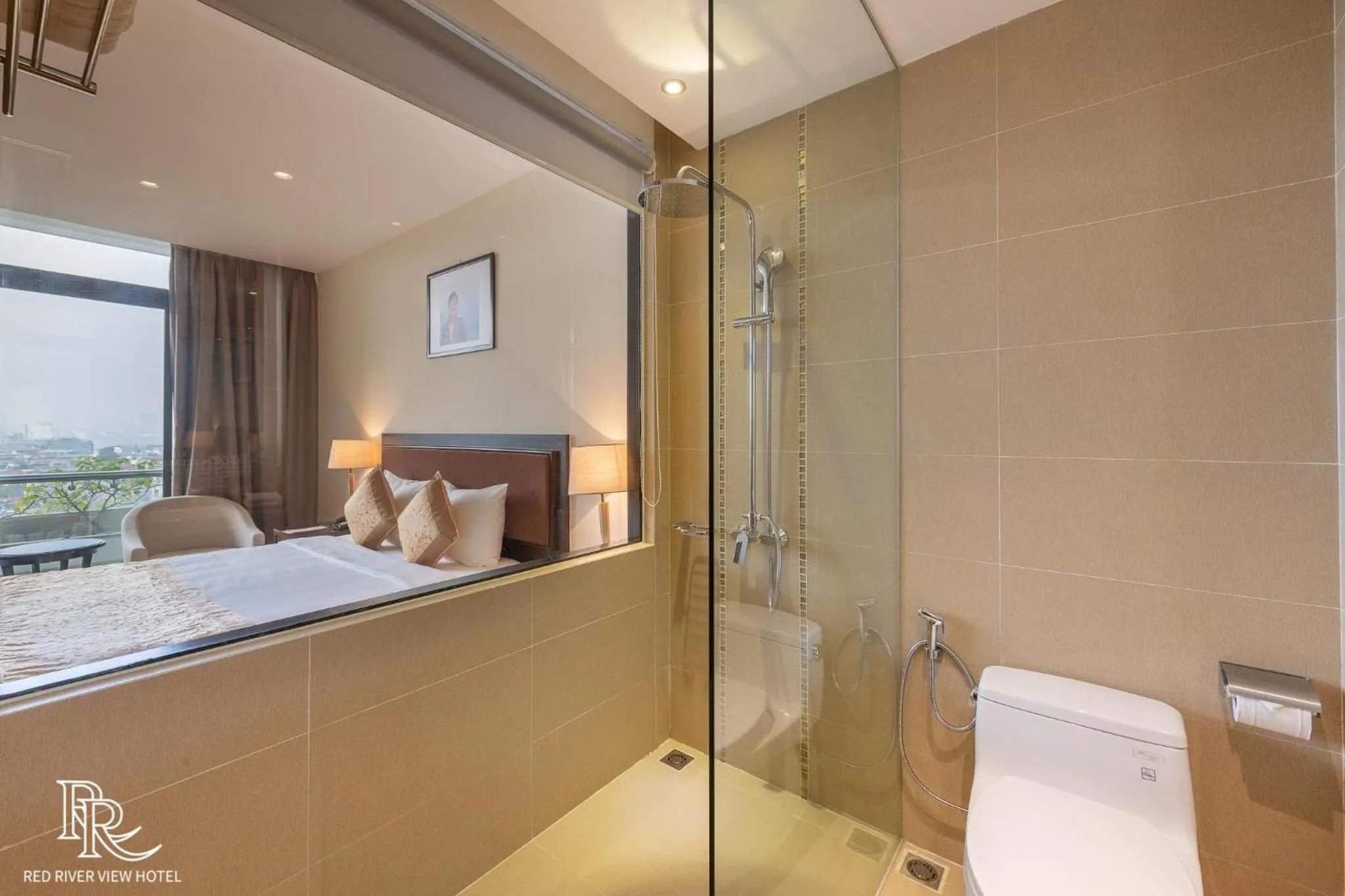 Bathroom, Bed in Red River View Hotel