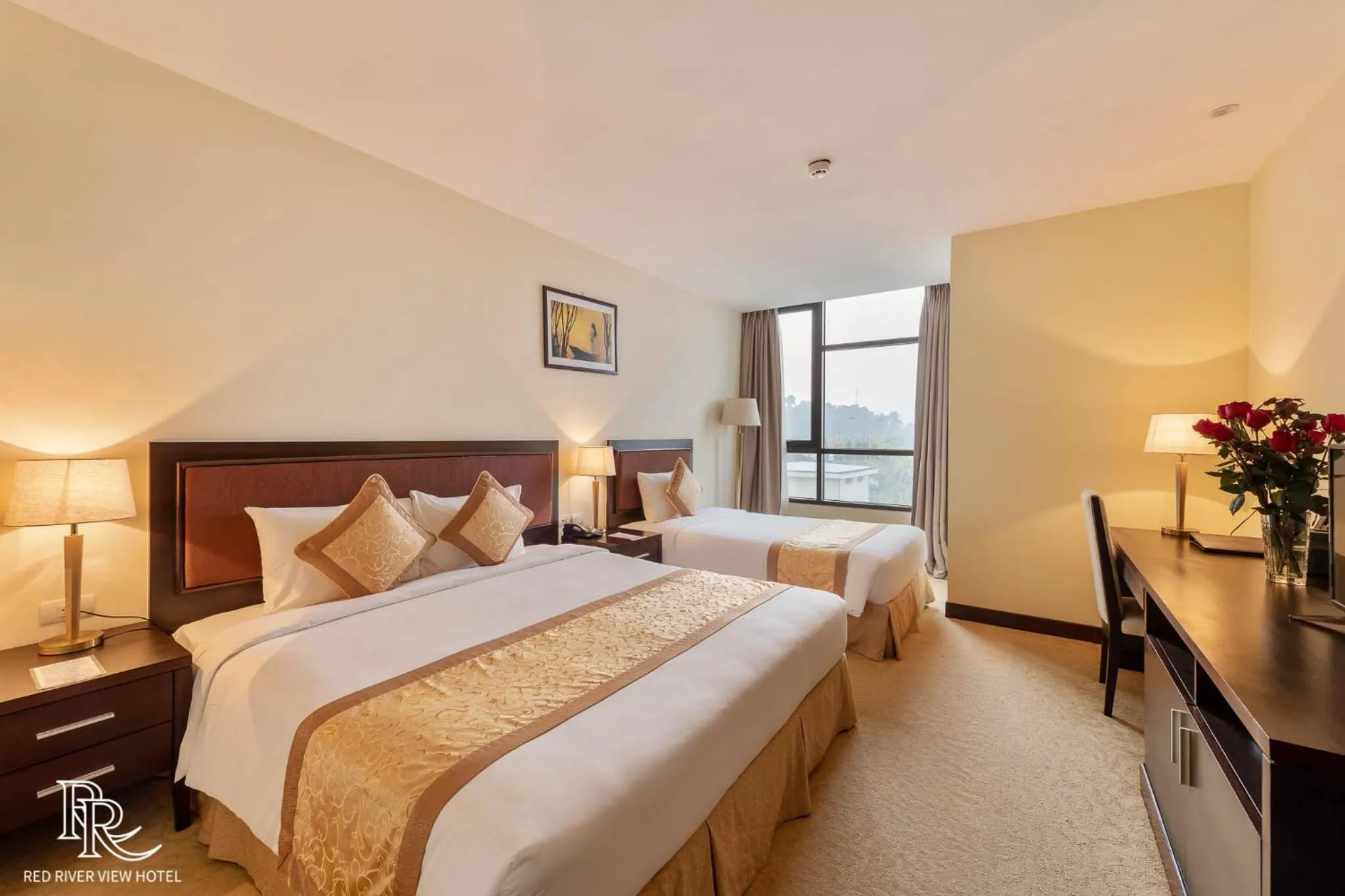 Photo of the whole room, Bed in Red River View Hotel