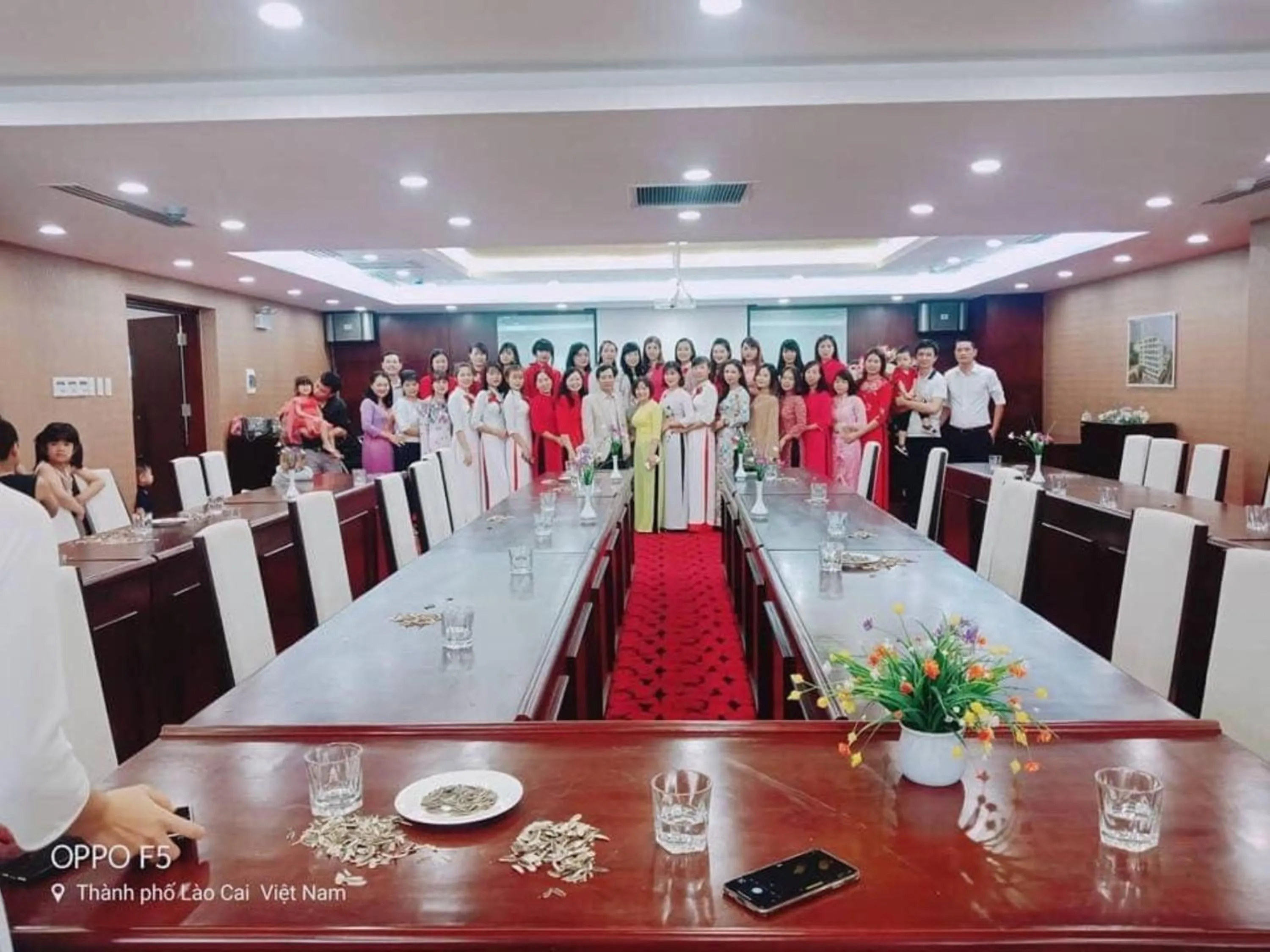 Restaurant/places to eat in Red River View Hotel