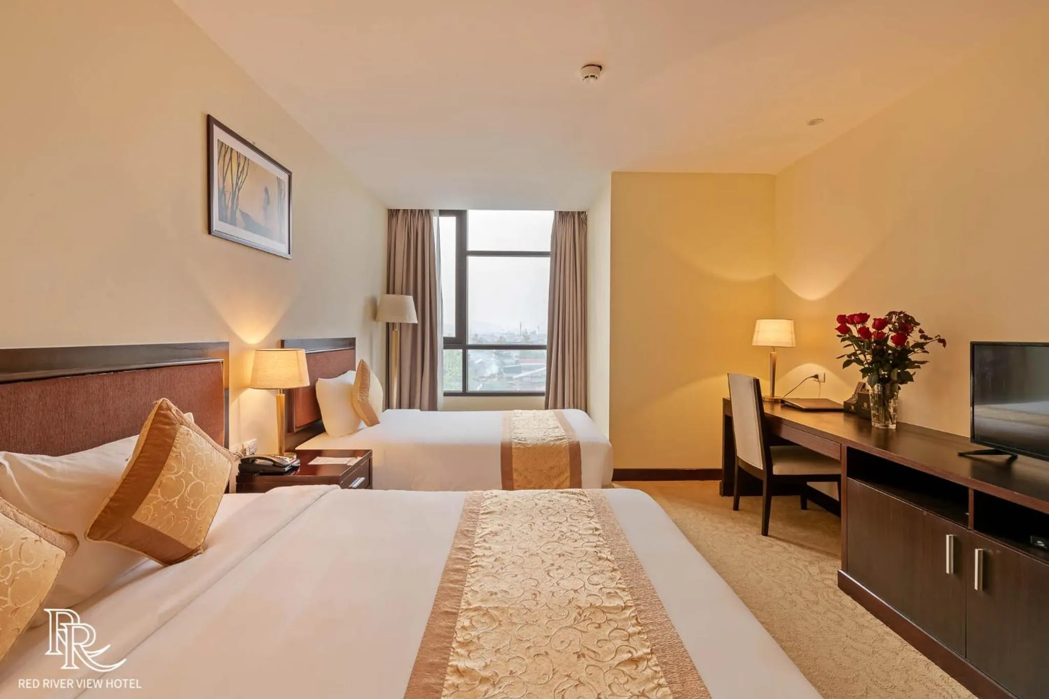 Photo of the whole room, Bed in Red River View Hotel