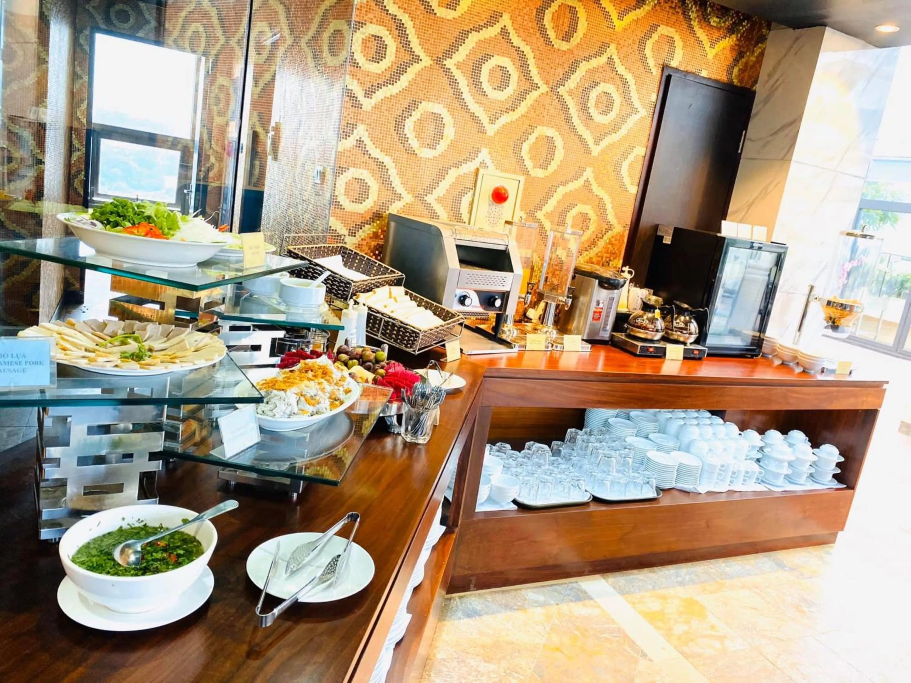 Food and drinks in Red River View Hotel