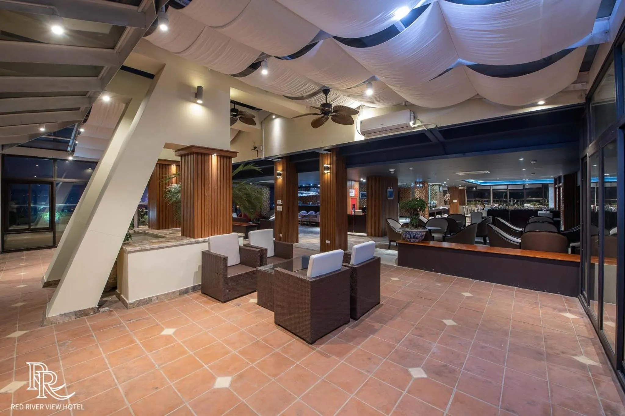 Lounge or bar in Red River View Hotel