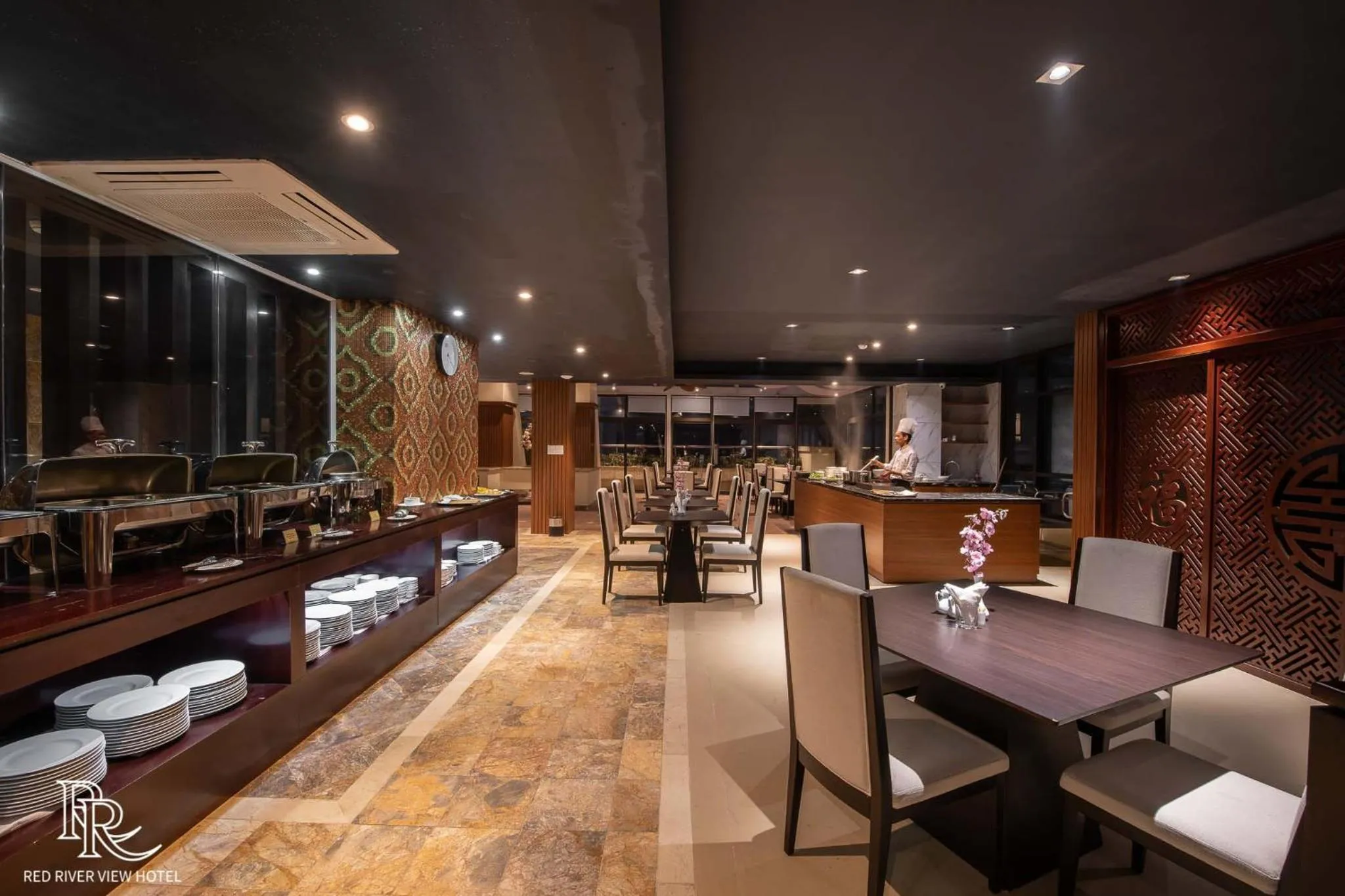 Restaurant/places to eat in Red River View Hotel