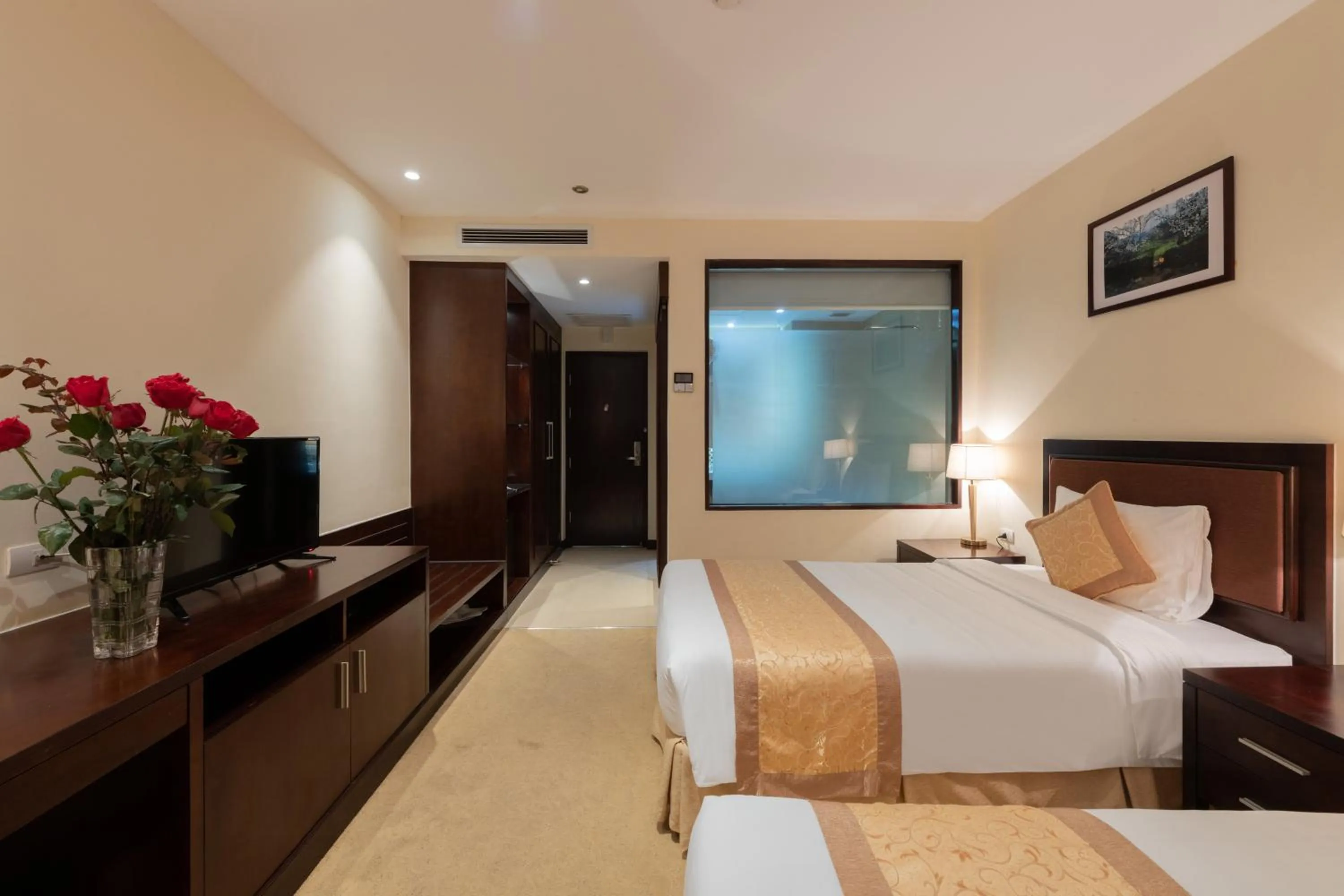 Living room, Bed in Red River View Hotel