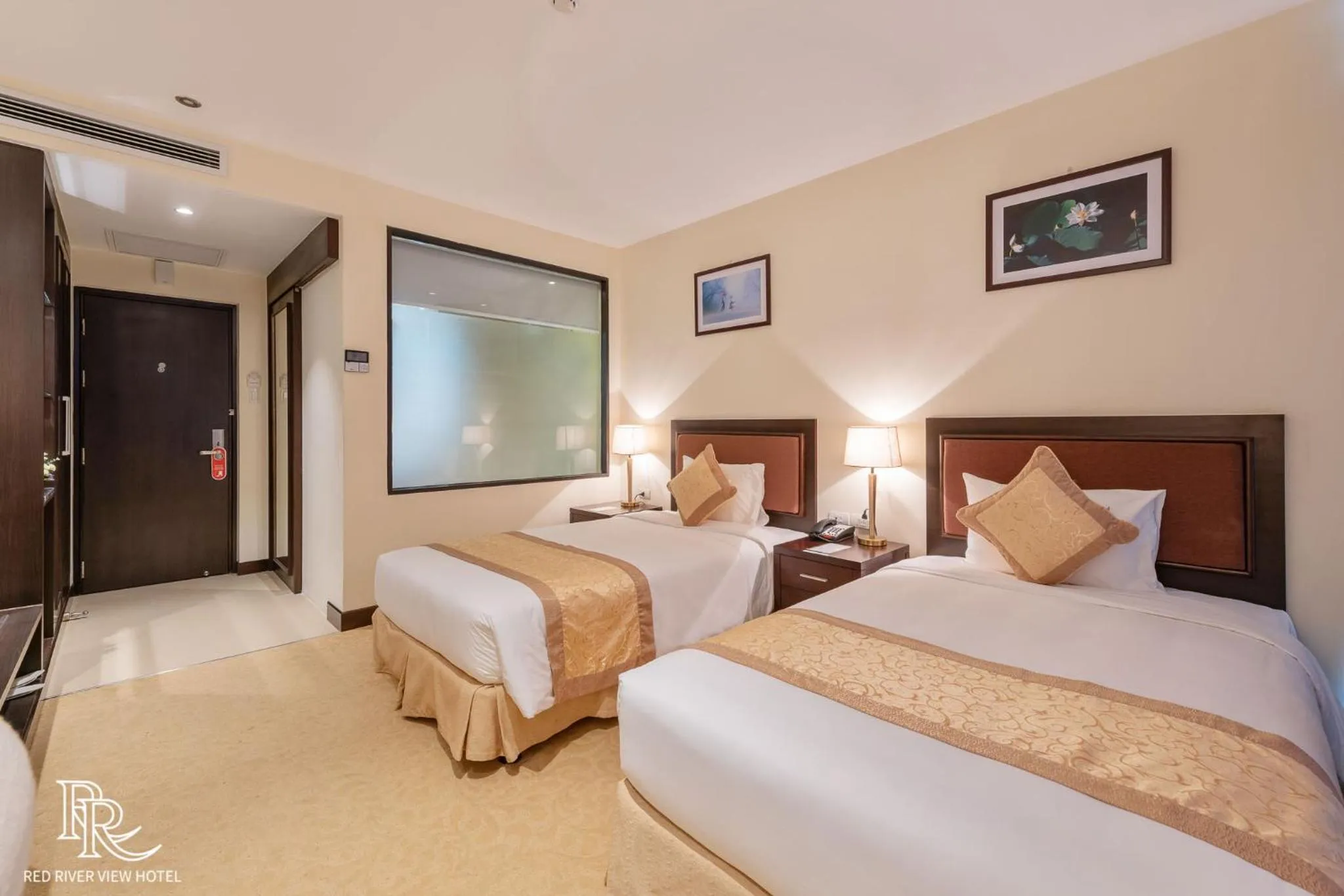 Bedroom, Bed in Red River View Hotel