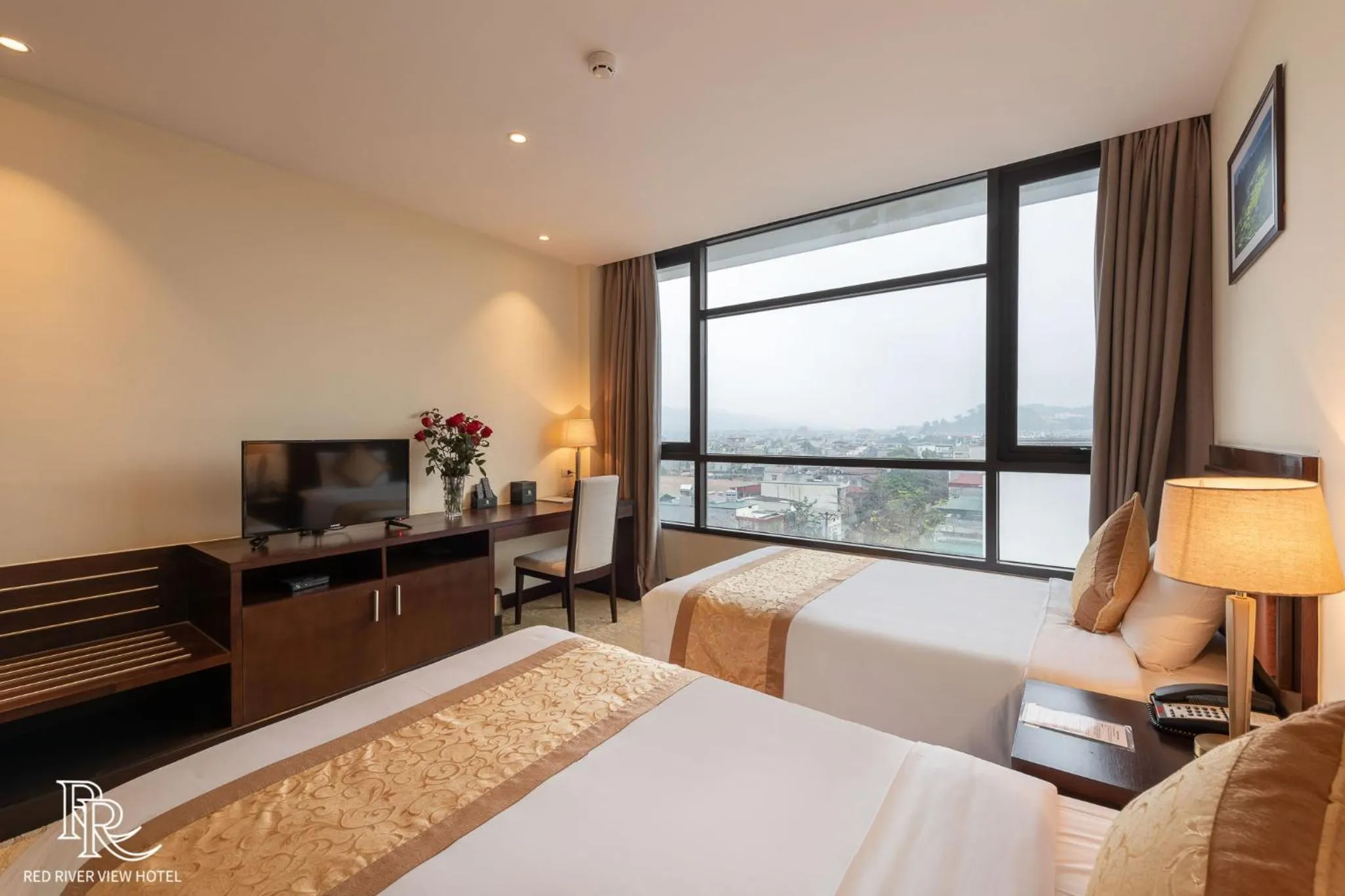 Photo of the whole room, Bed in Red River View Hotel