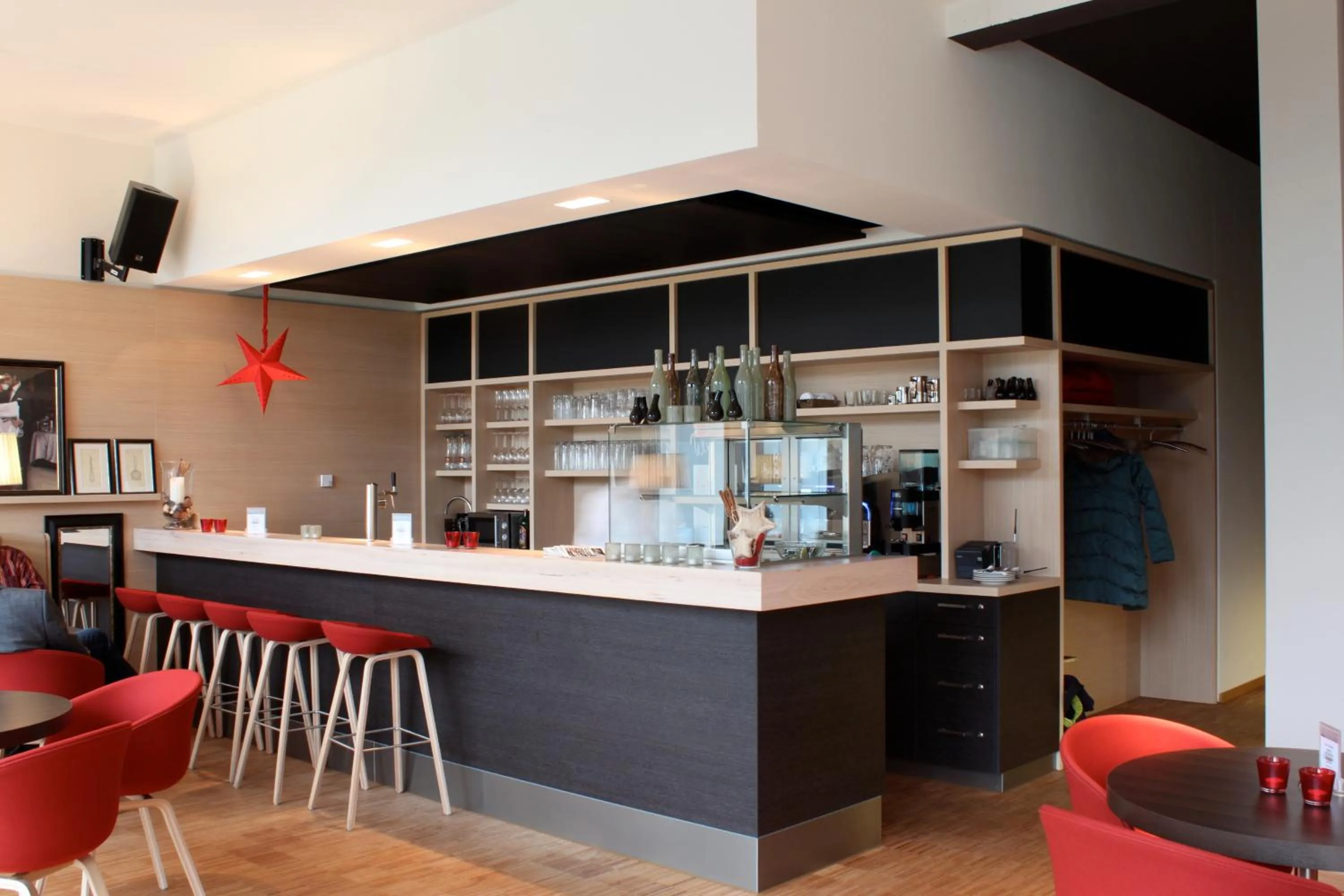 Lounge or bar in DRK-Tagungshotel-Dunant