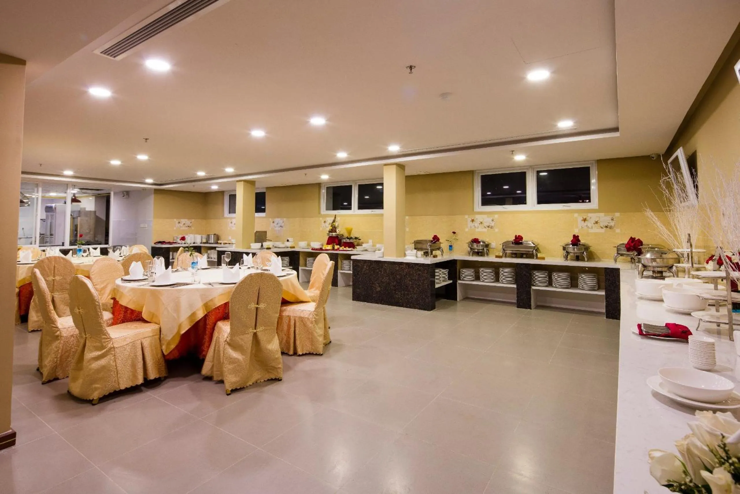 Restaurant/places to eat in Isena Nha Trang Hotel