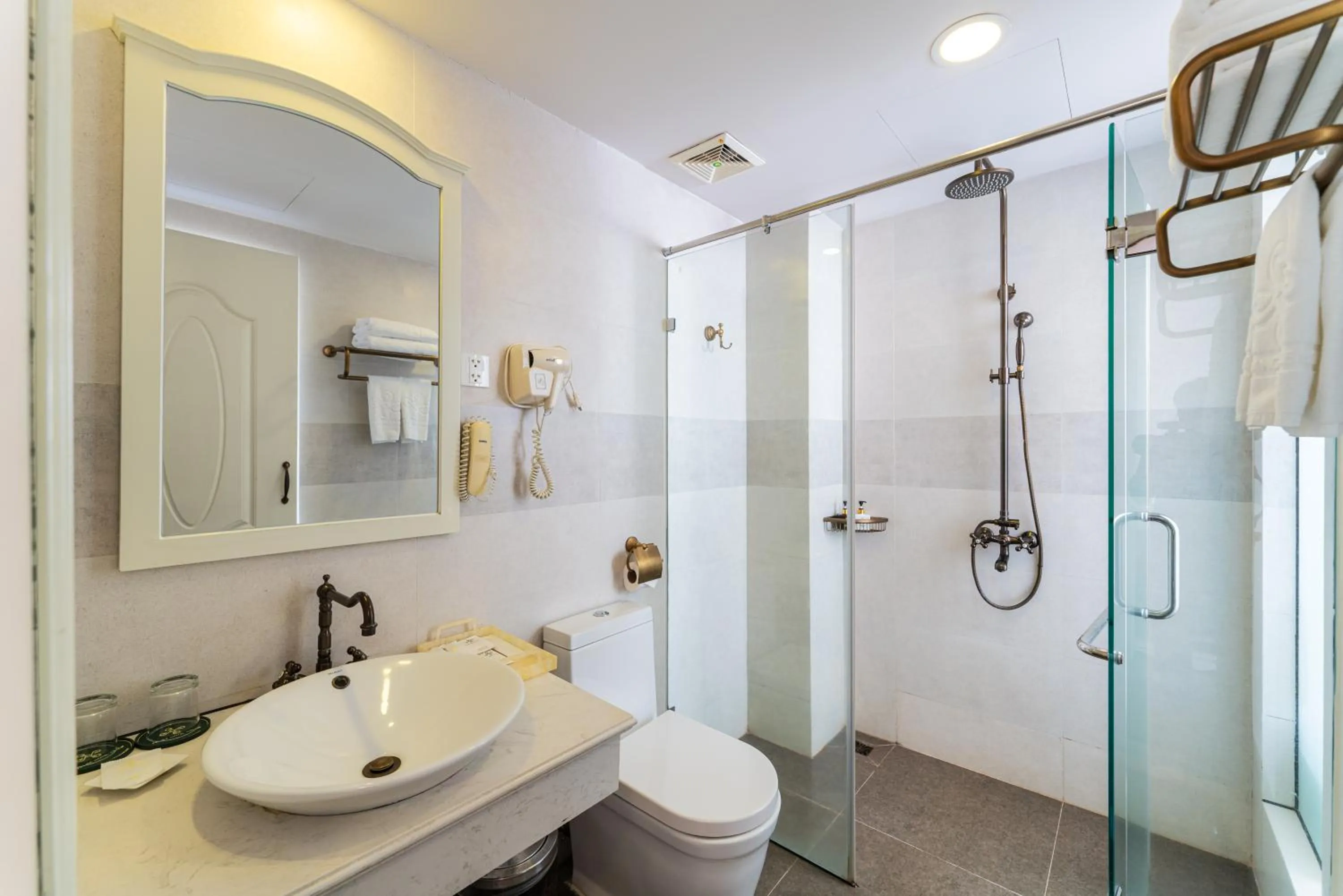 Shower in Nha Trang Prince Hotel