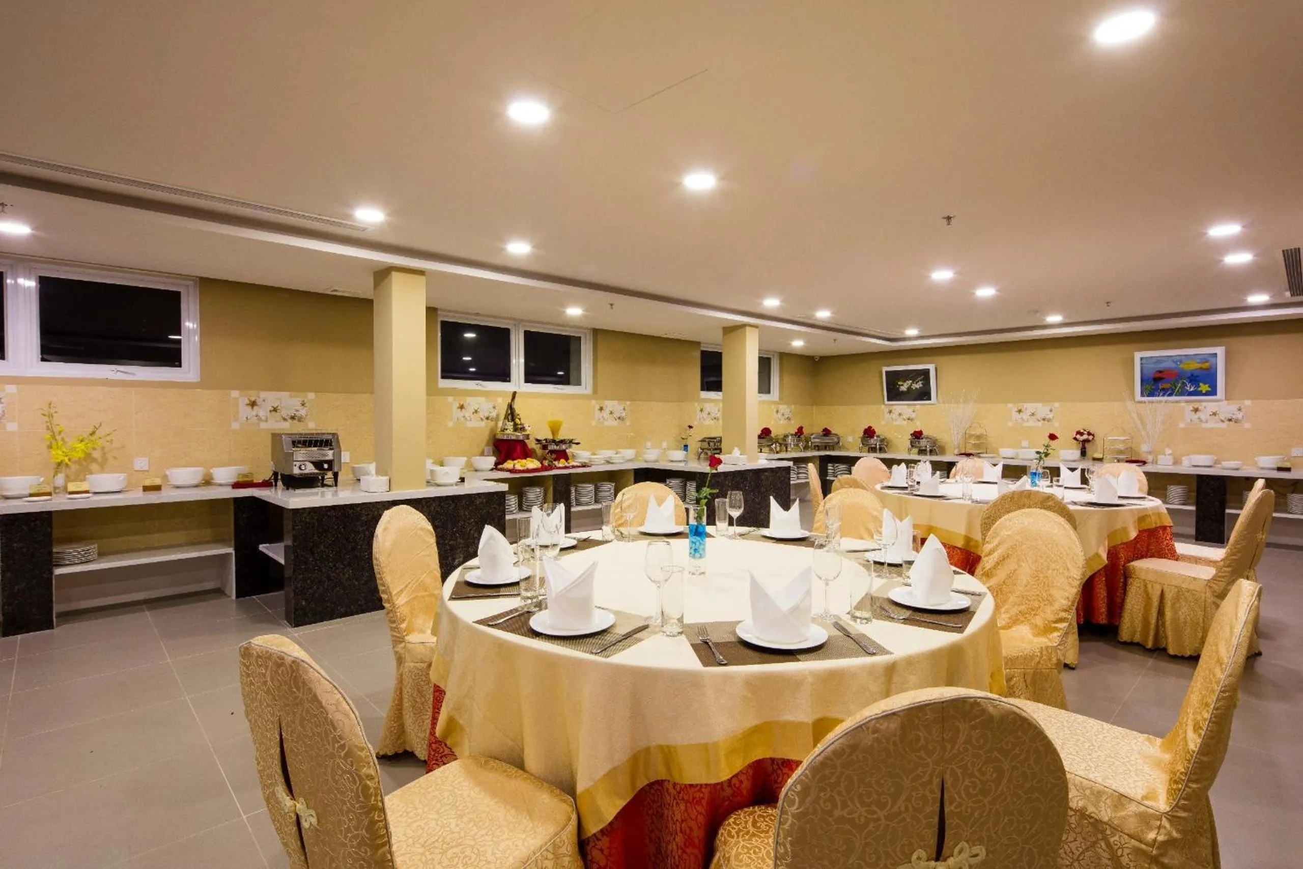 Restaurant/places to eat in Isena Nha Trang Hotel