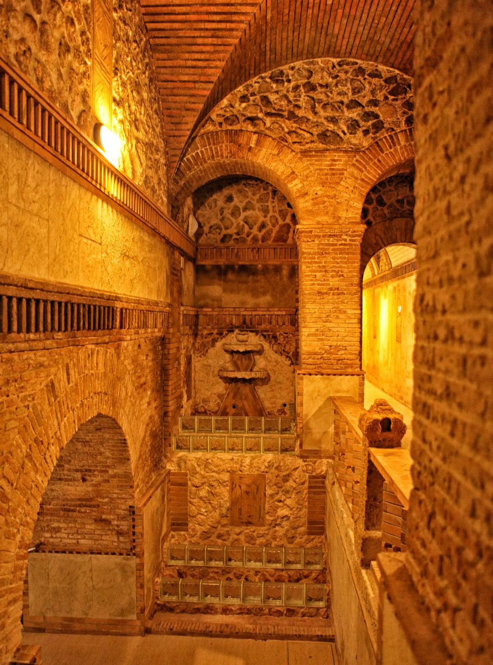 Hot Spring Bath in Balneario de Archena - Hotel Levante