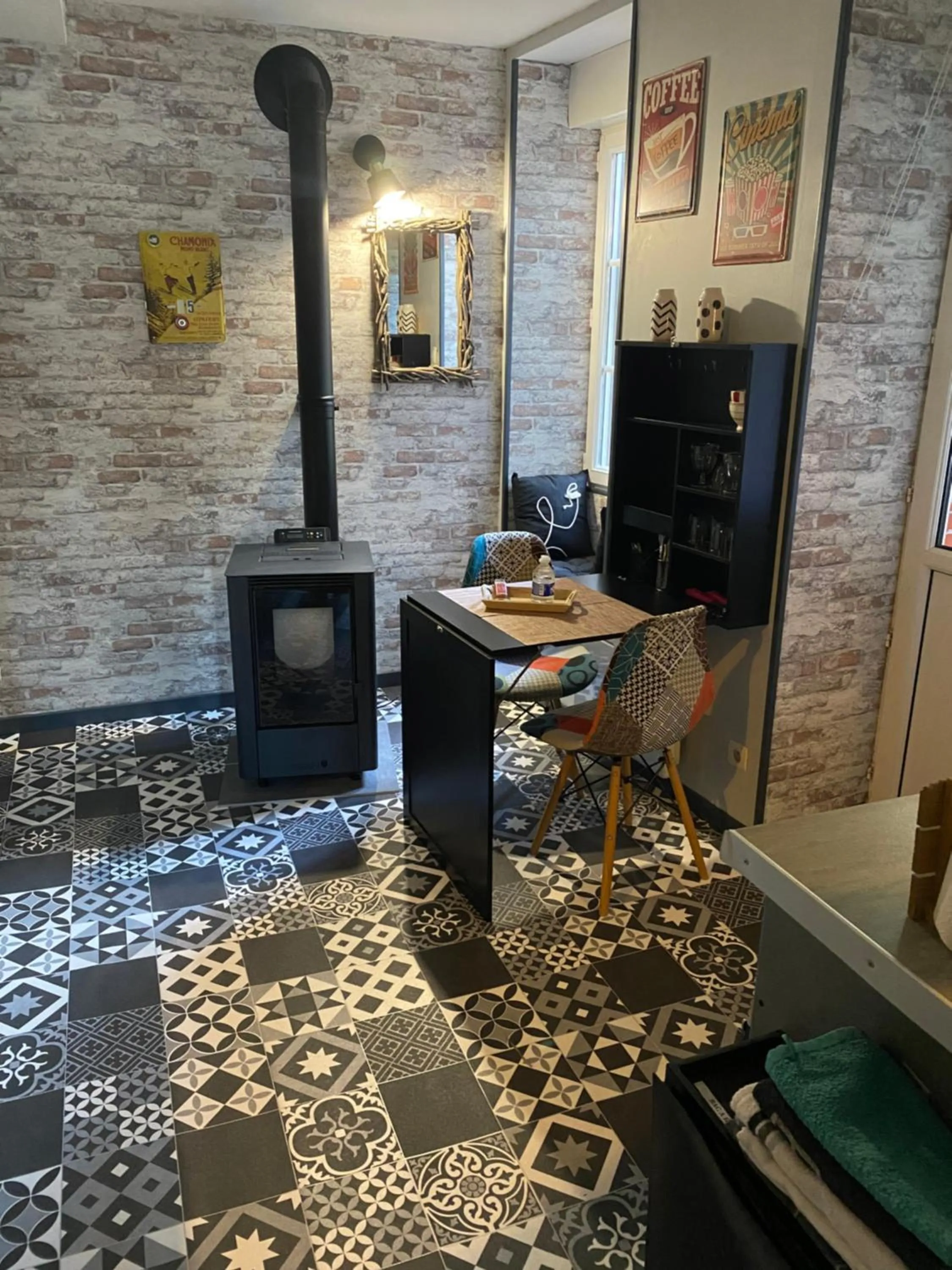 Kitchen or kitchenette in Chambres d'hôtes La Fougereuse