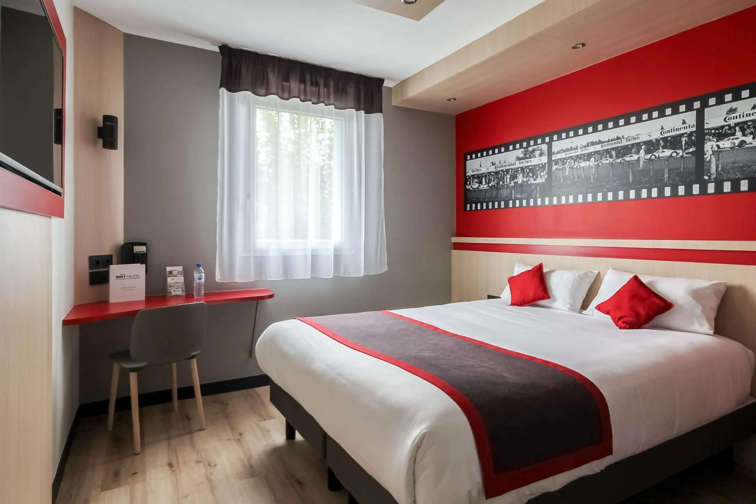 Bedroom, Bed in Brit Hotel Le Cottage Le Mans Sud