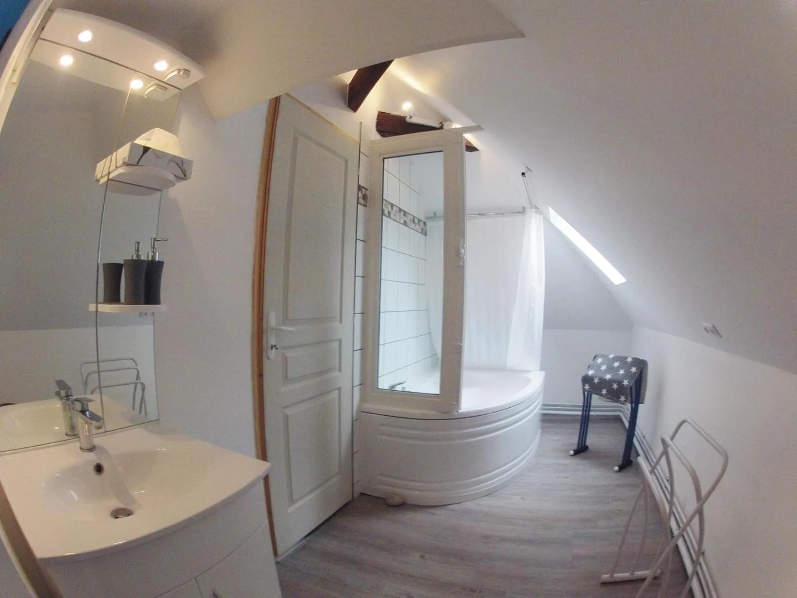 Shower in Alex Guest House