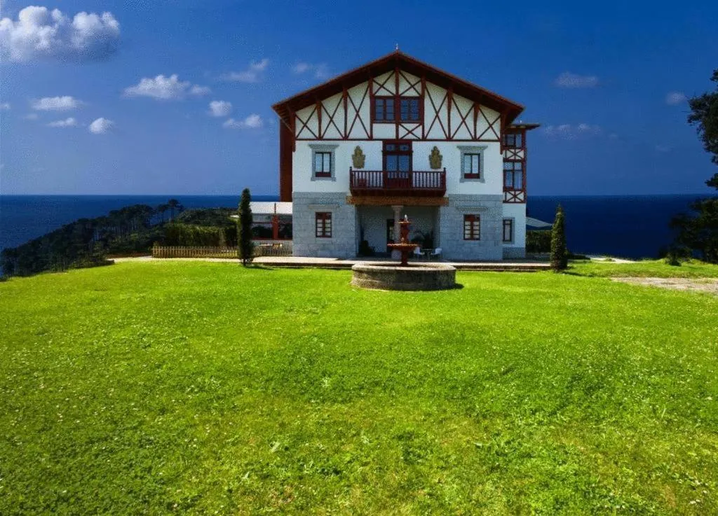 Property building in Hotel Villa Itsaso