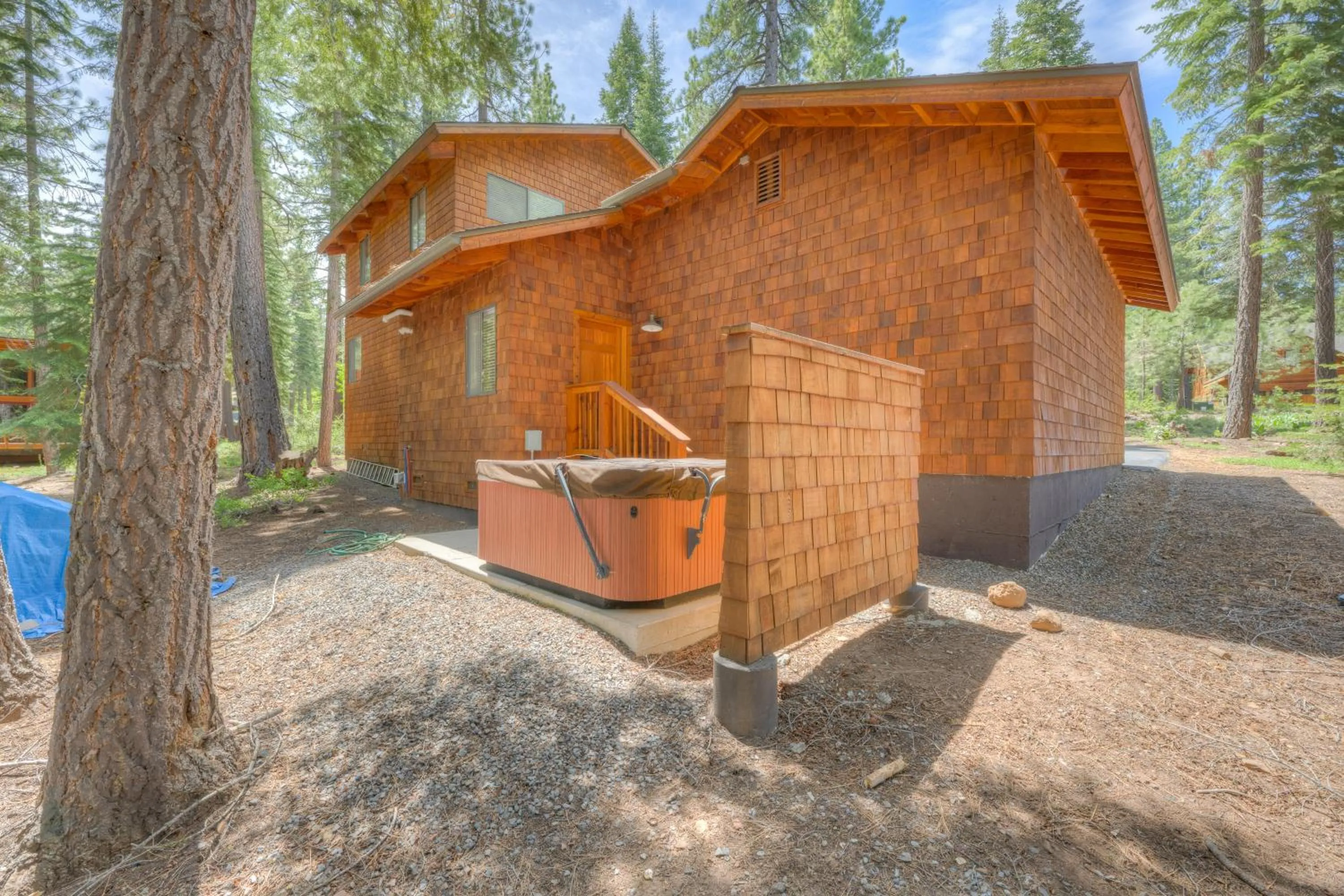 Beaver Pond Northstar Luxury Chalet with Hot Tub