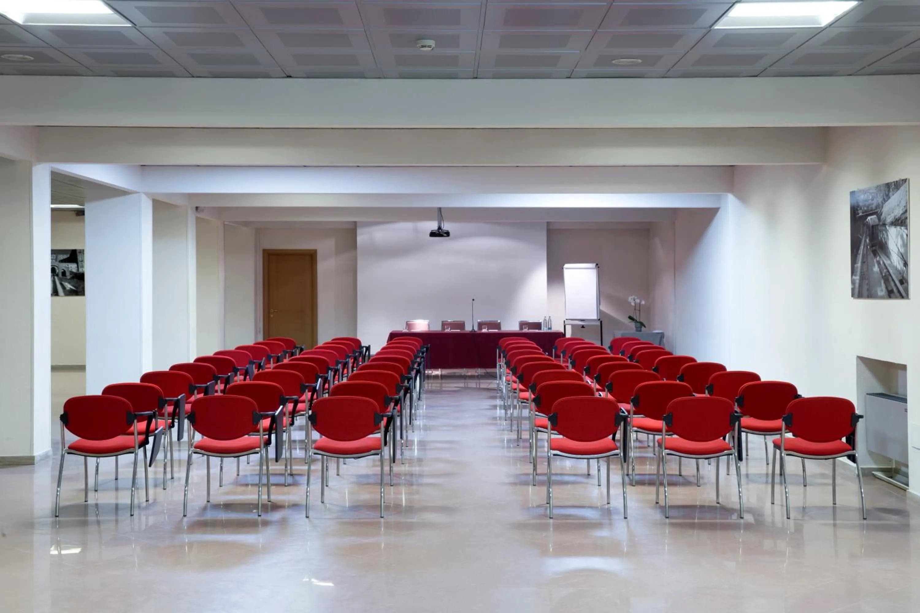 Business facilities in B&B HOTEL Mondovì