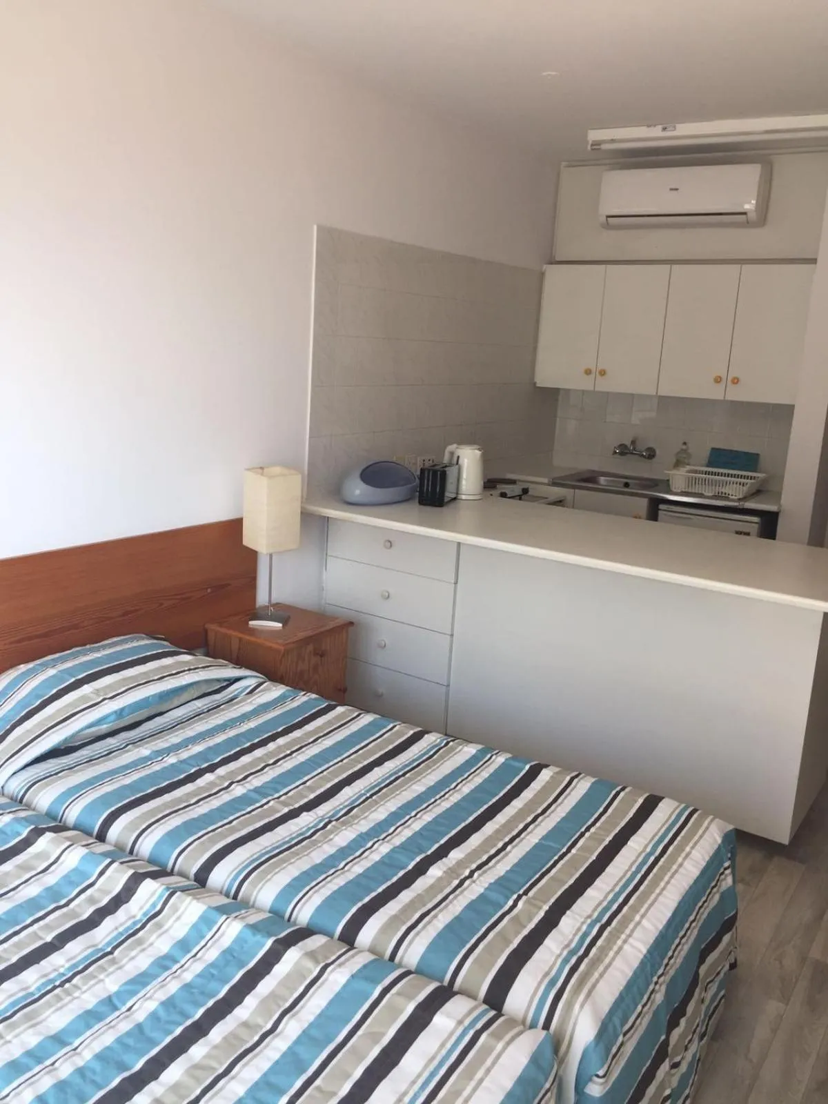 Kitchen or kitchenette, Bed in Nautilus Tourist Apartments