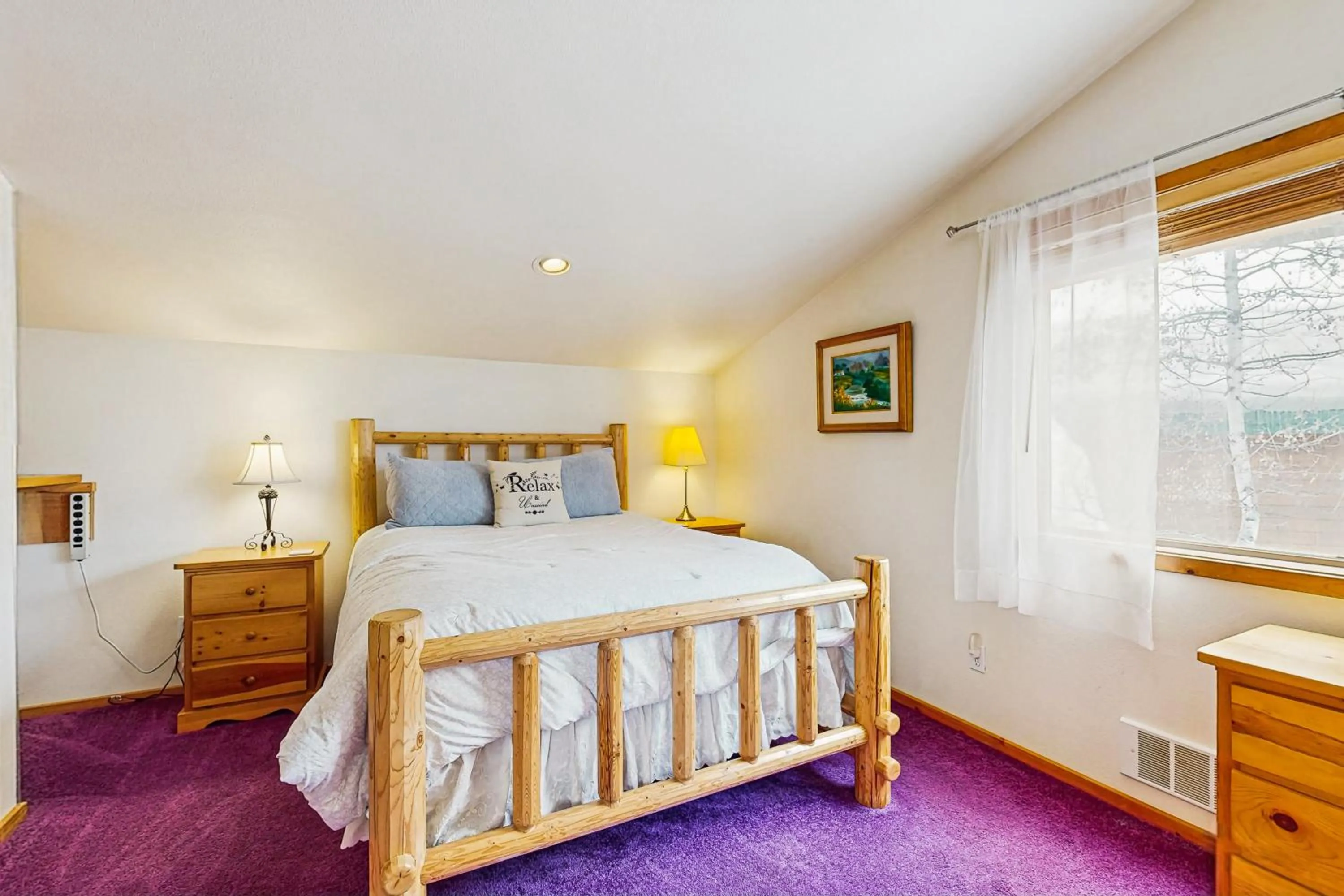 Bed in Cottage Court Condo