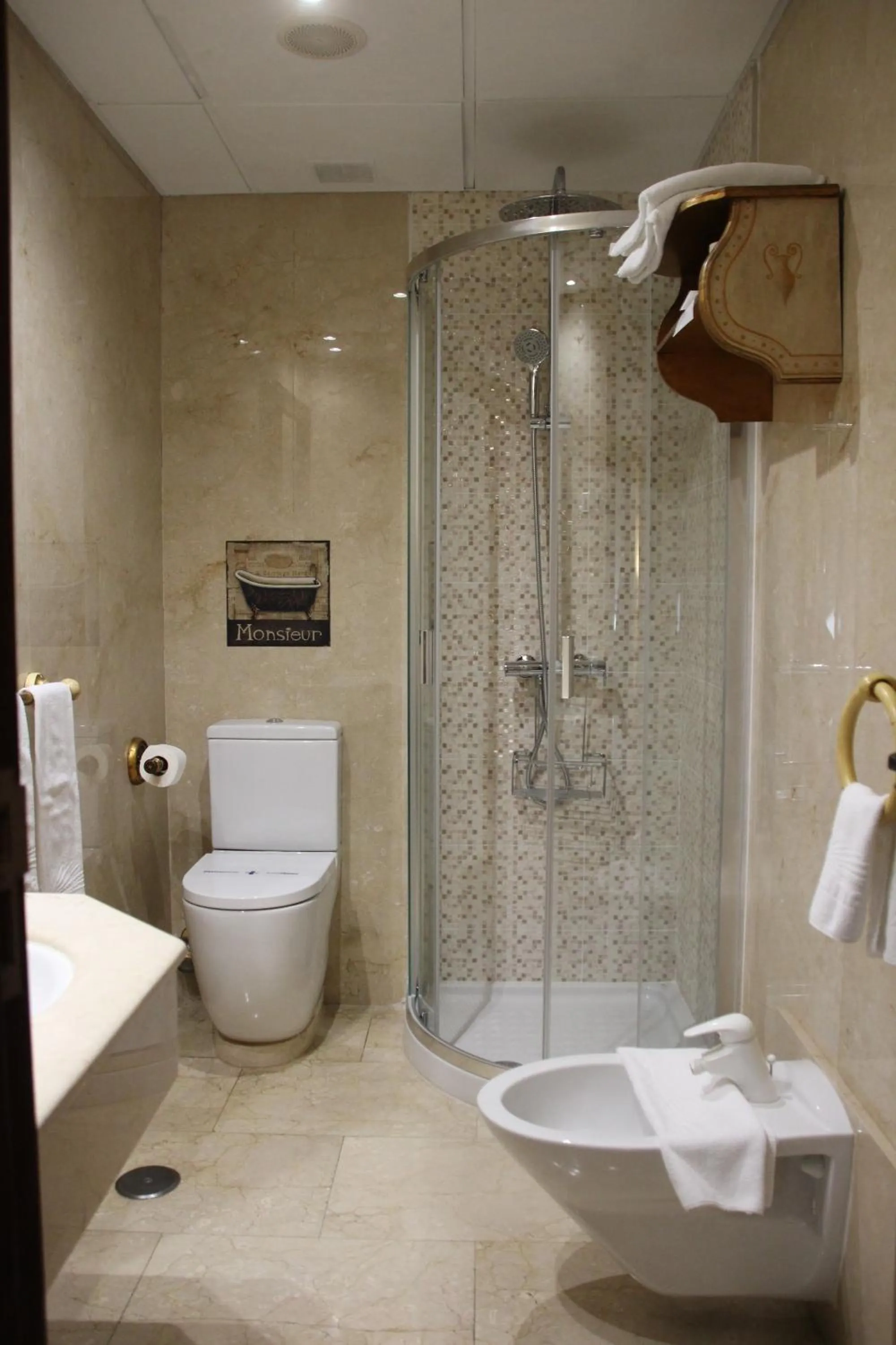 Bathroom in Hotel Microtel Placentinos