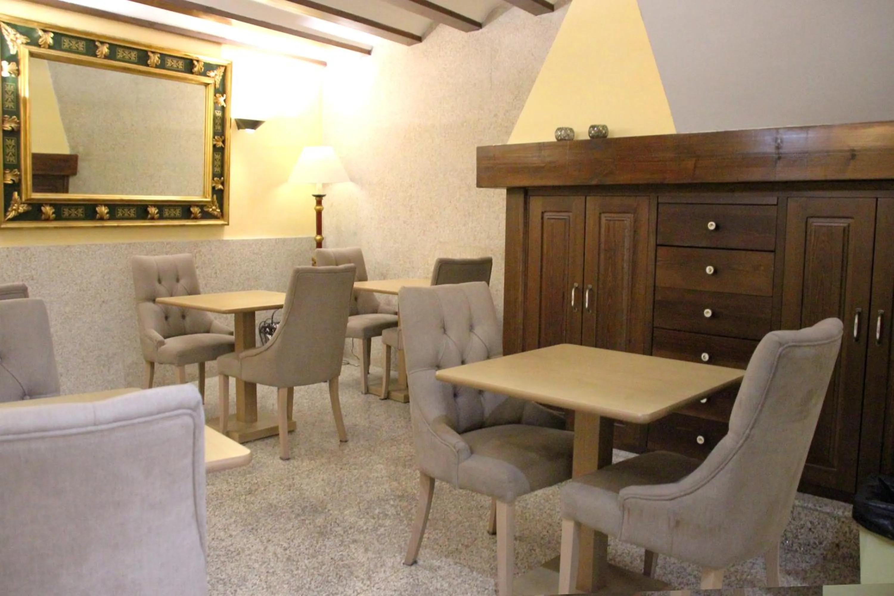 Living room in Hotel Microtel Placentinos