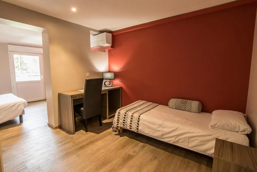 Bed in Brit Hotel Confort Foix