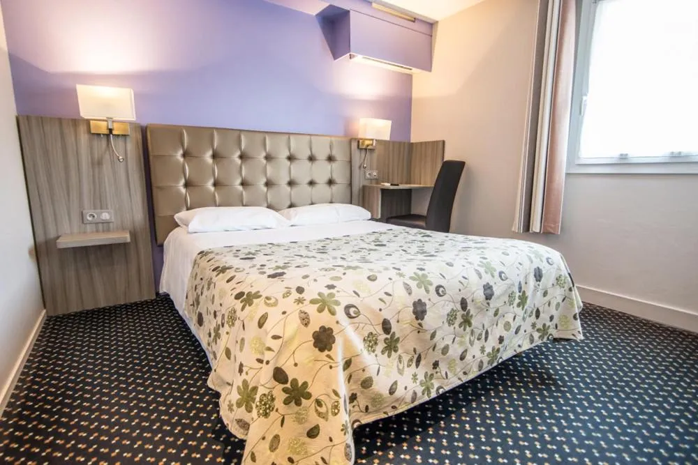 Bed in Brit Hotel Confort Foix