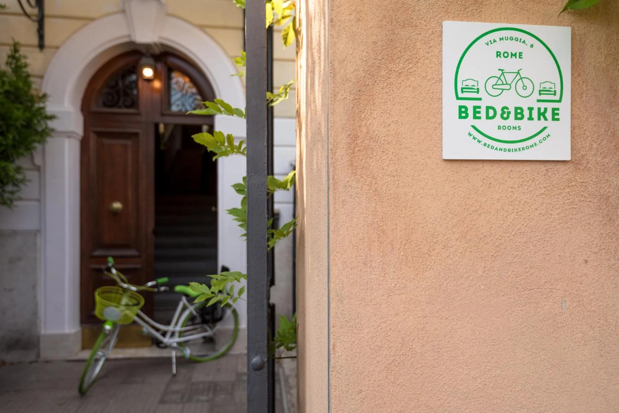 Property logo or sign in Bed&BikeRome ROOMS