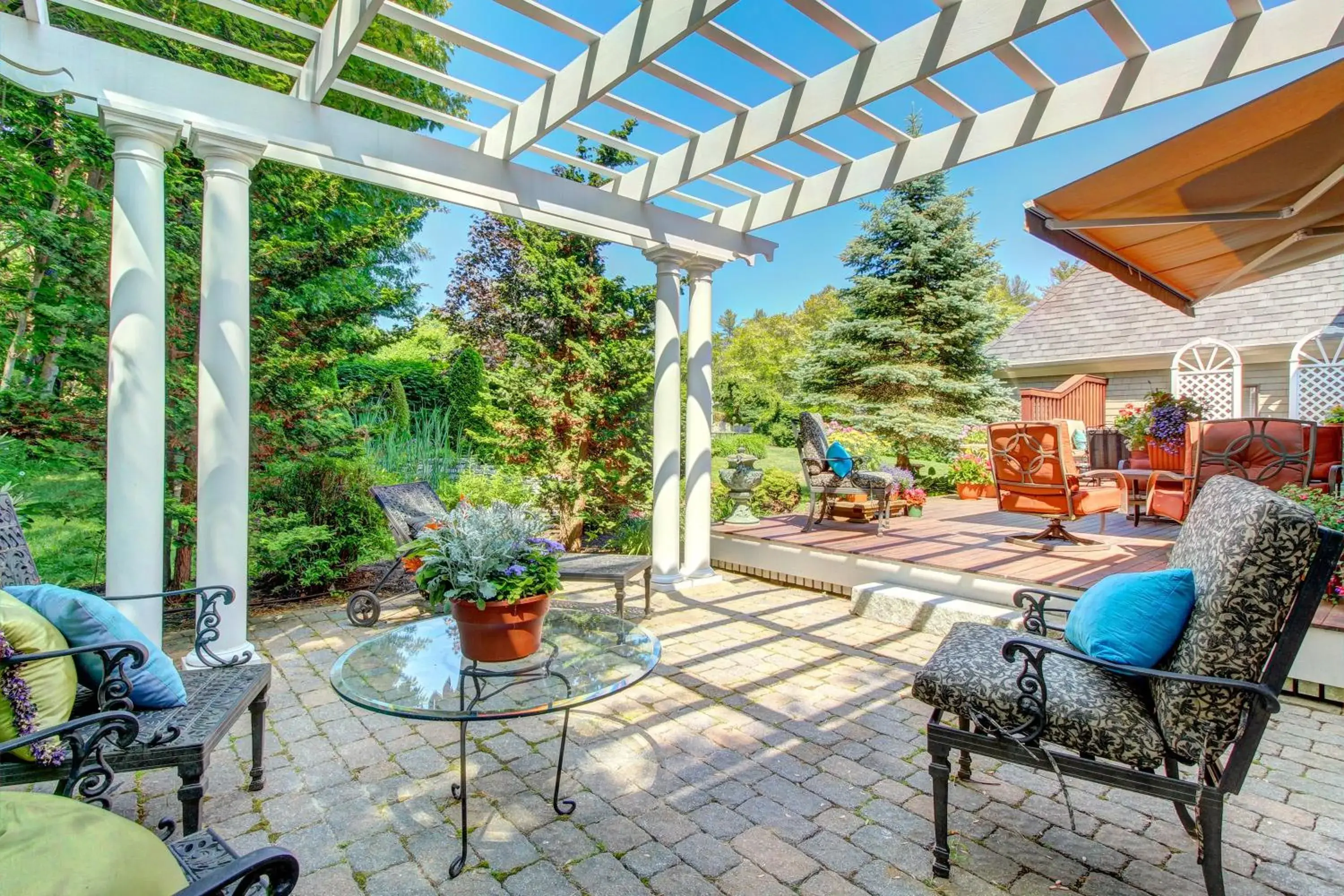 Grandeur On The Green Grandeur On The Green