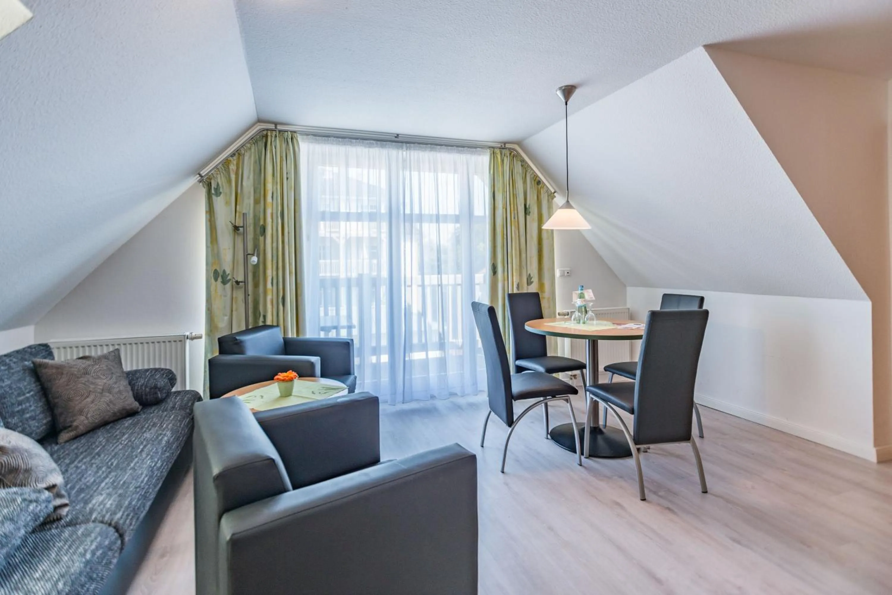 Photo of the whole room in Am Weststrand Apartmenthaus Waldeck