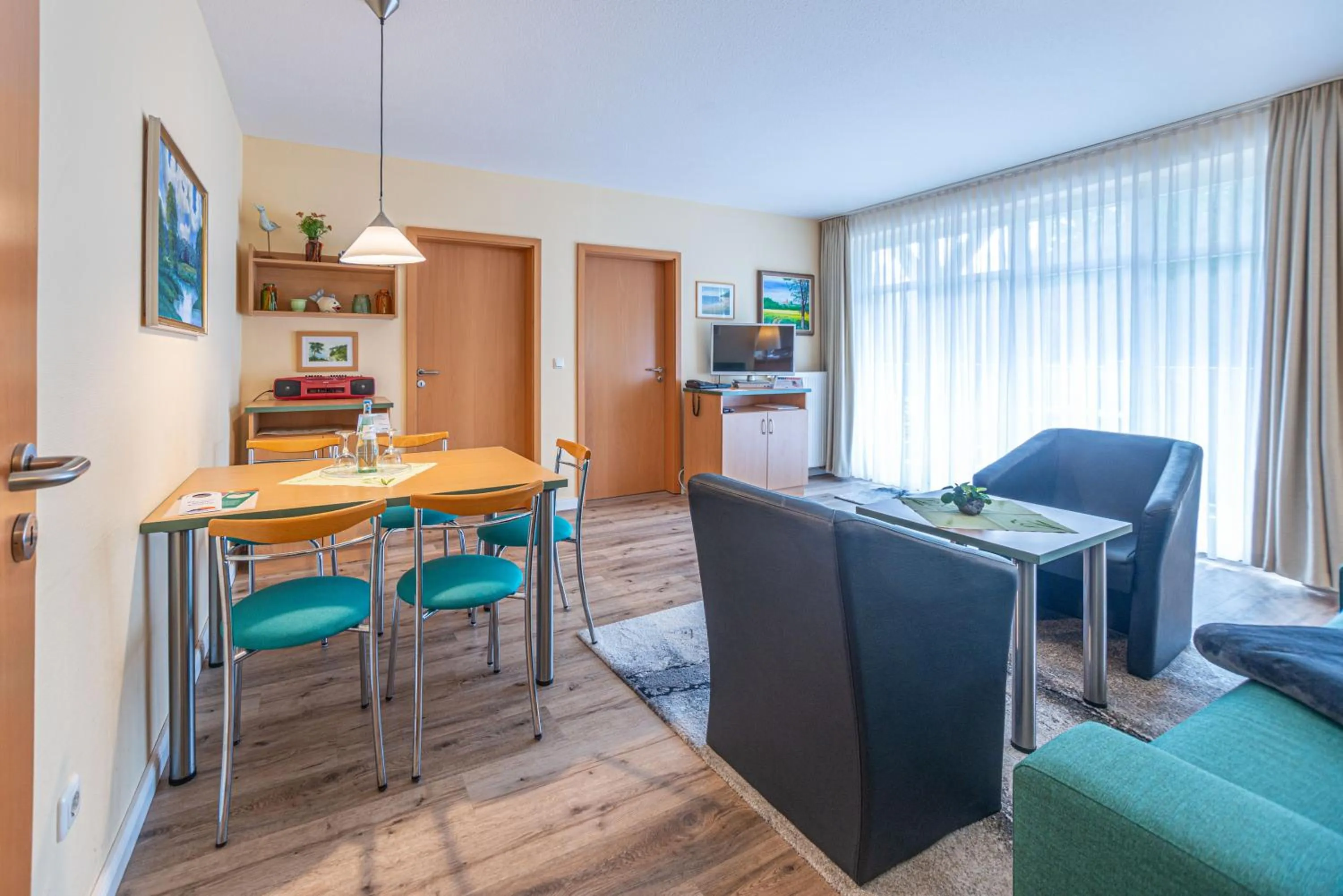 Photo of the whole room in Am Weststrand Apartmenthaus Waldeck