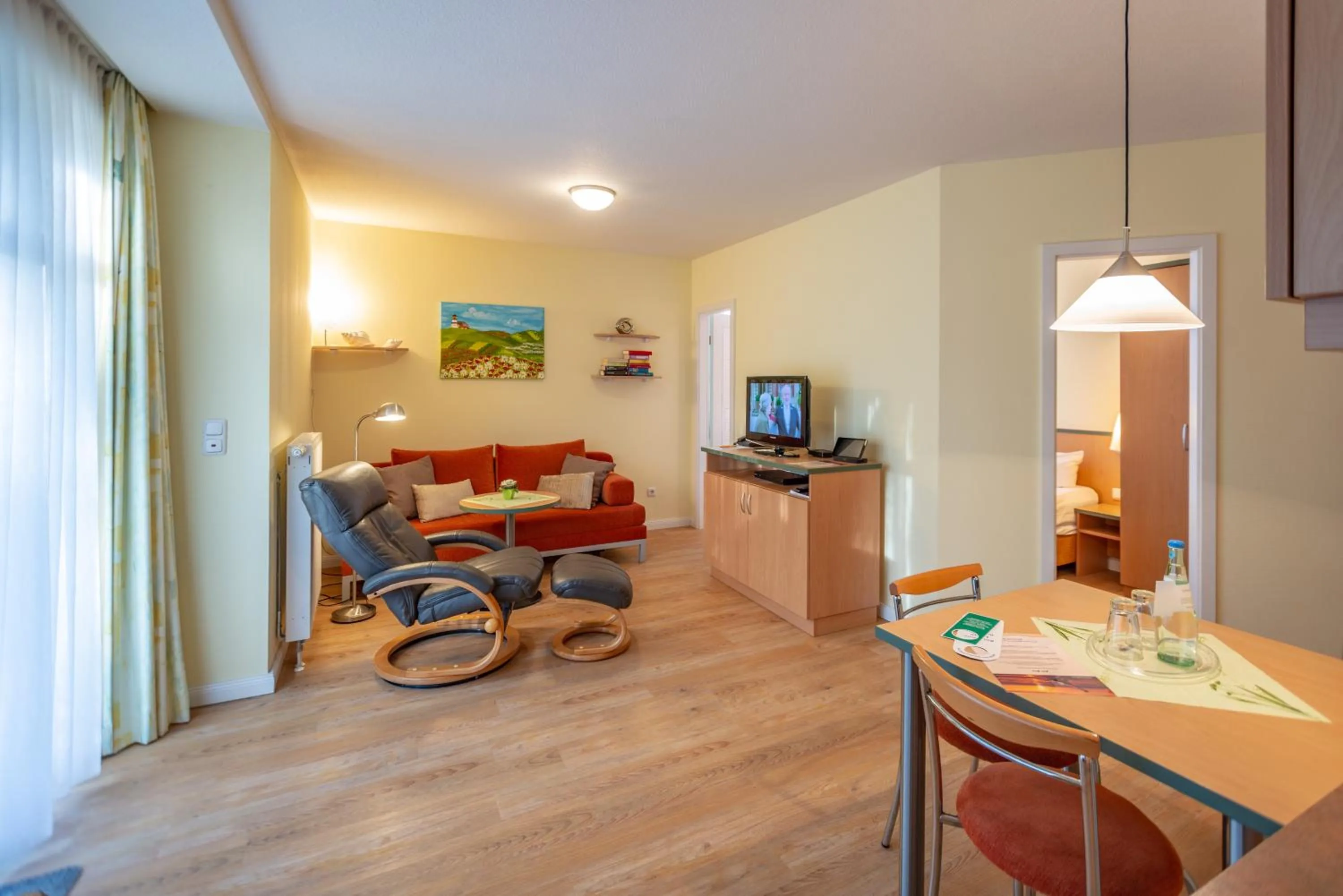 Photo of the whole room in Am Weststrand Apartmenthaus Waldeck