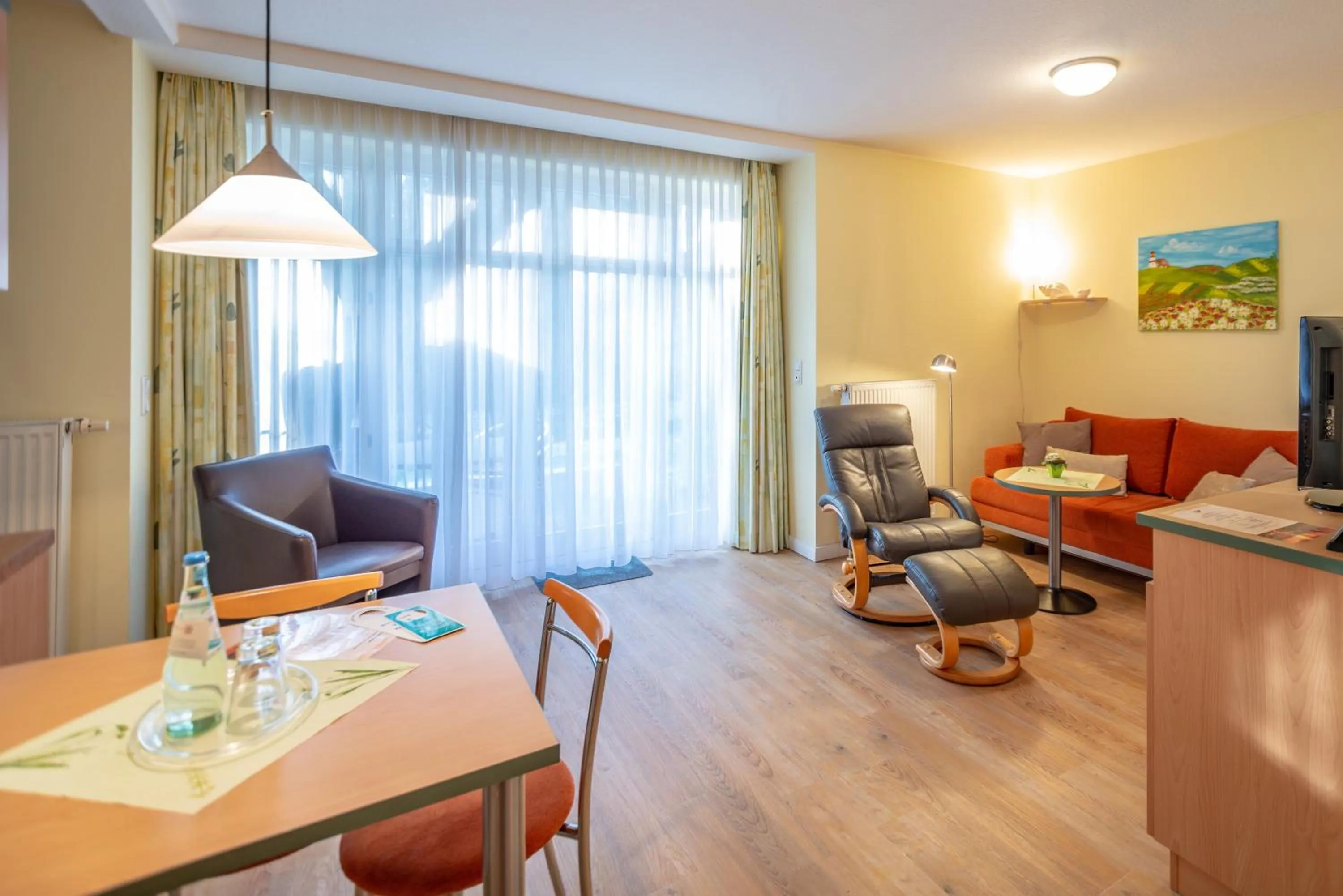 Photo of the whole room in Am Weststrand Apartmenthaus Waldeck