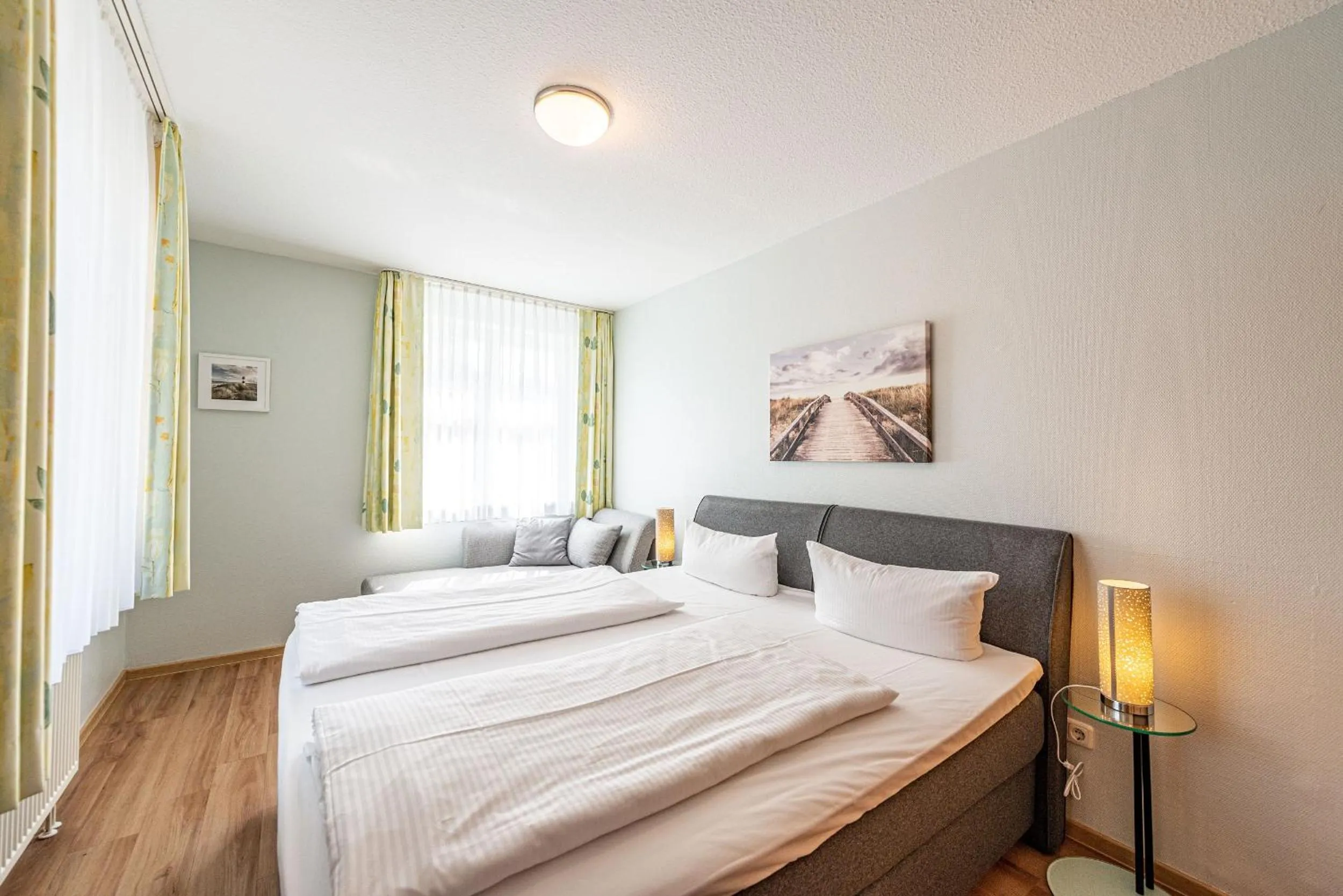 Photo of the whole room, Bed in Am Weststrand Apartmenthaus Waldeck