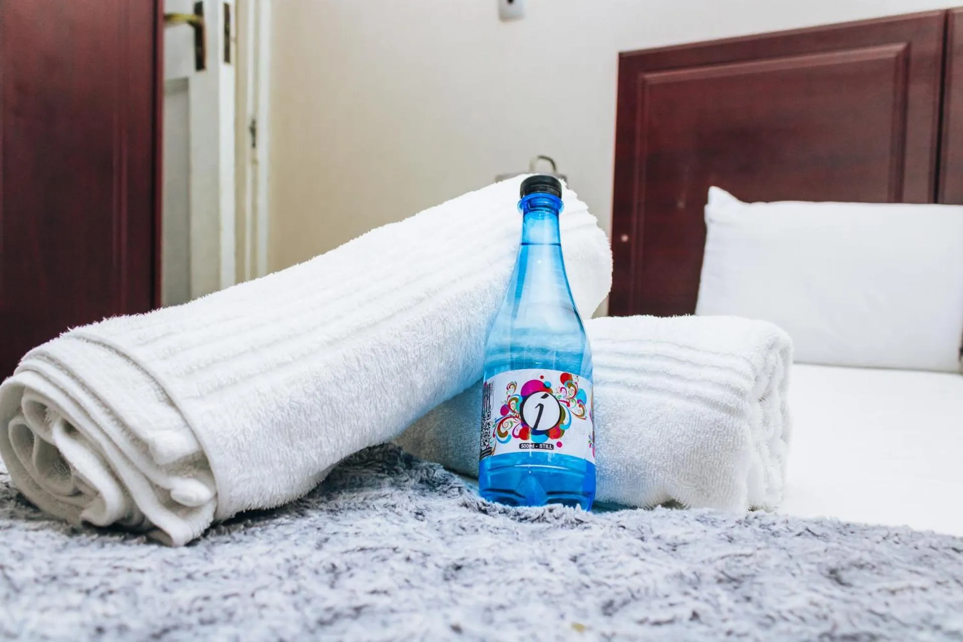 New England Guest House by Ilawu