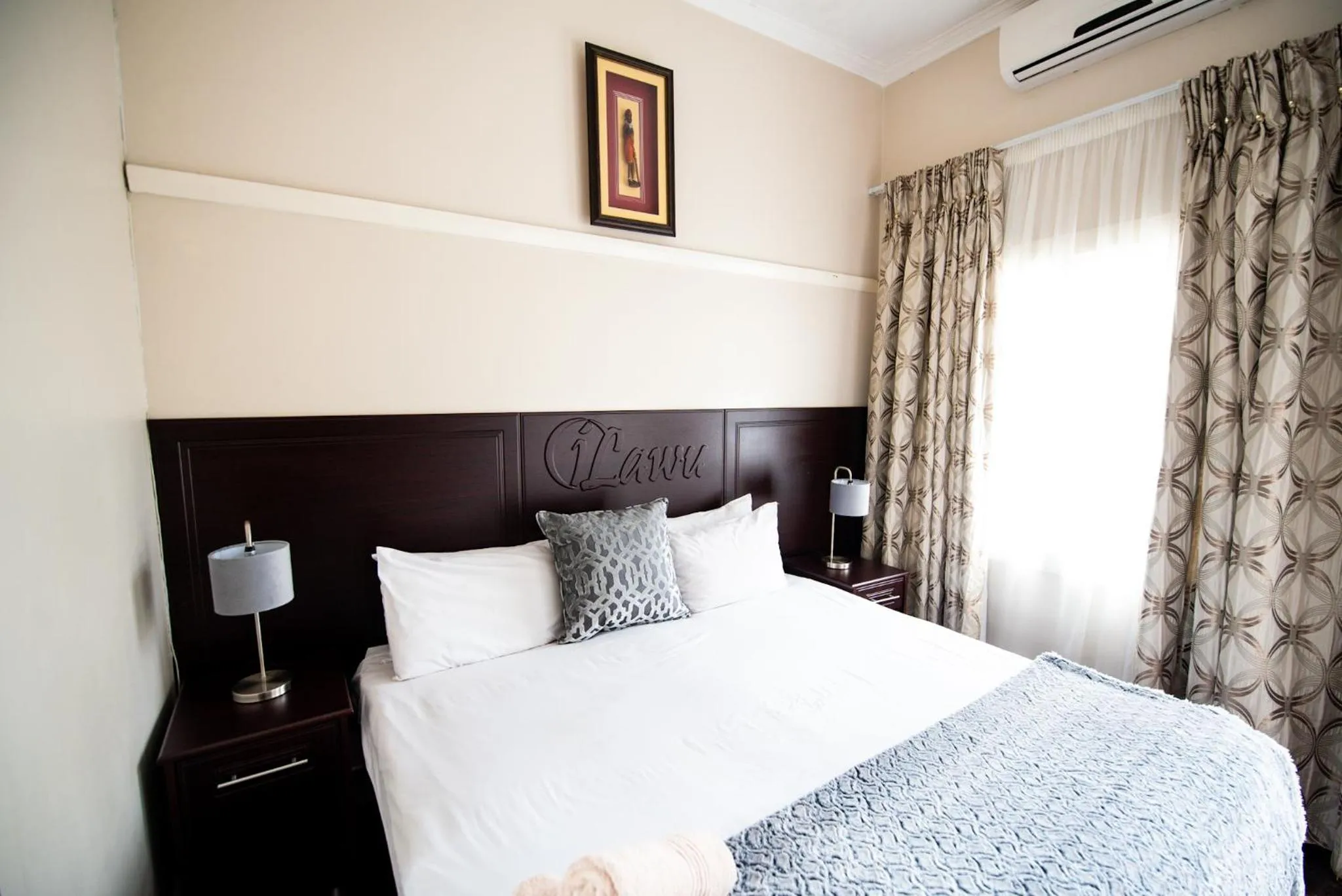 Bed in New England Guest House by Ilawu