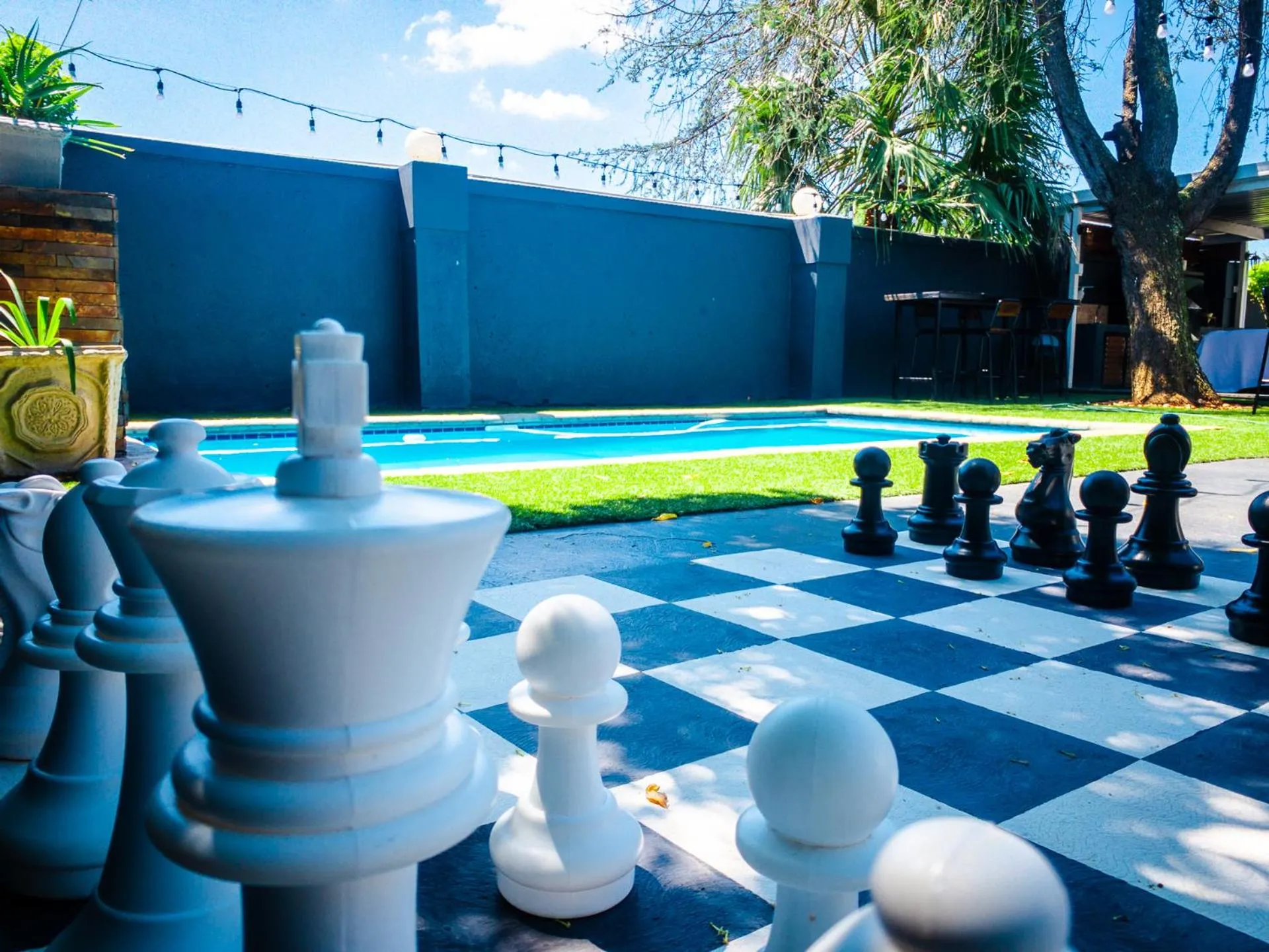 New England Guest House by Ilawu